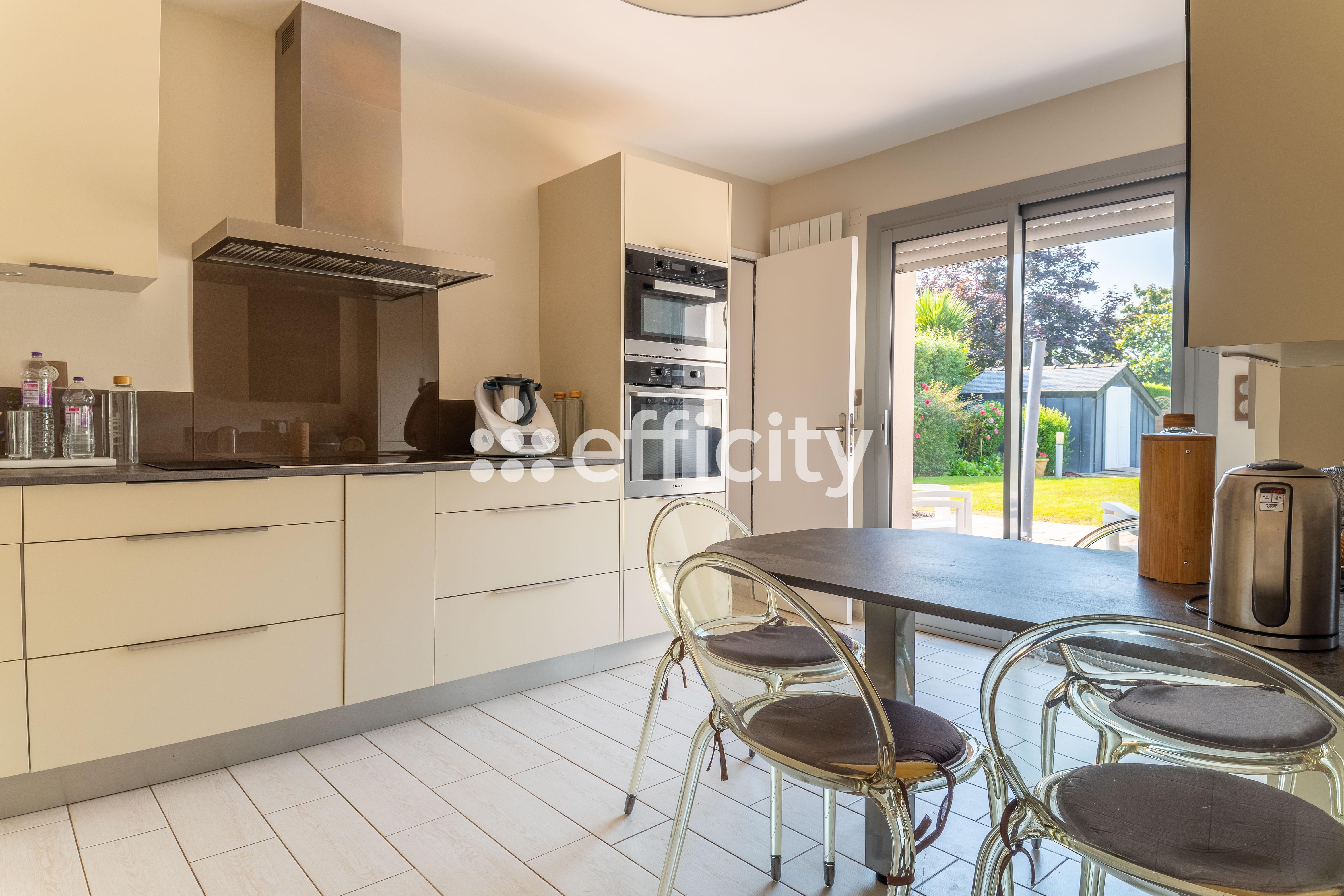 Achat immobilier Maison 11 pièces  232m2 à Saint-Étienne-de-Montluc (44360) - Photo n°10