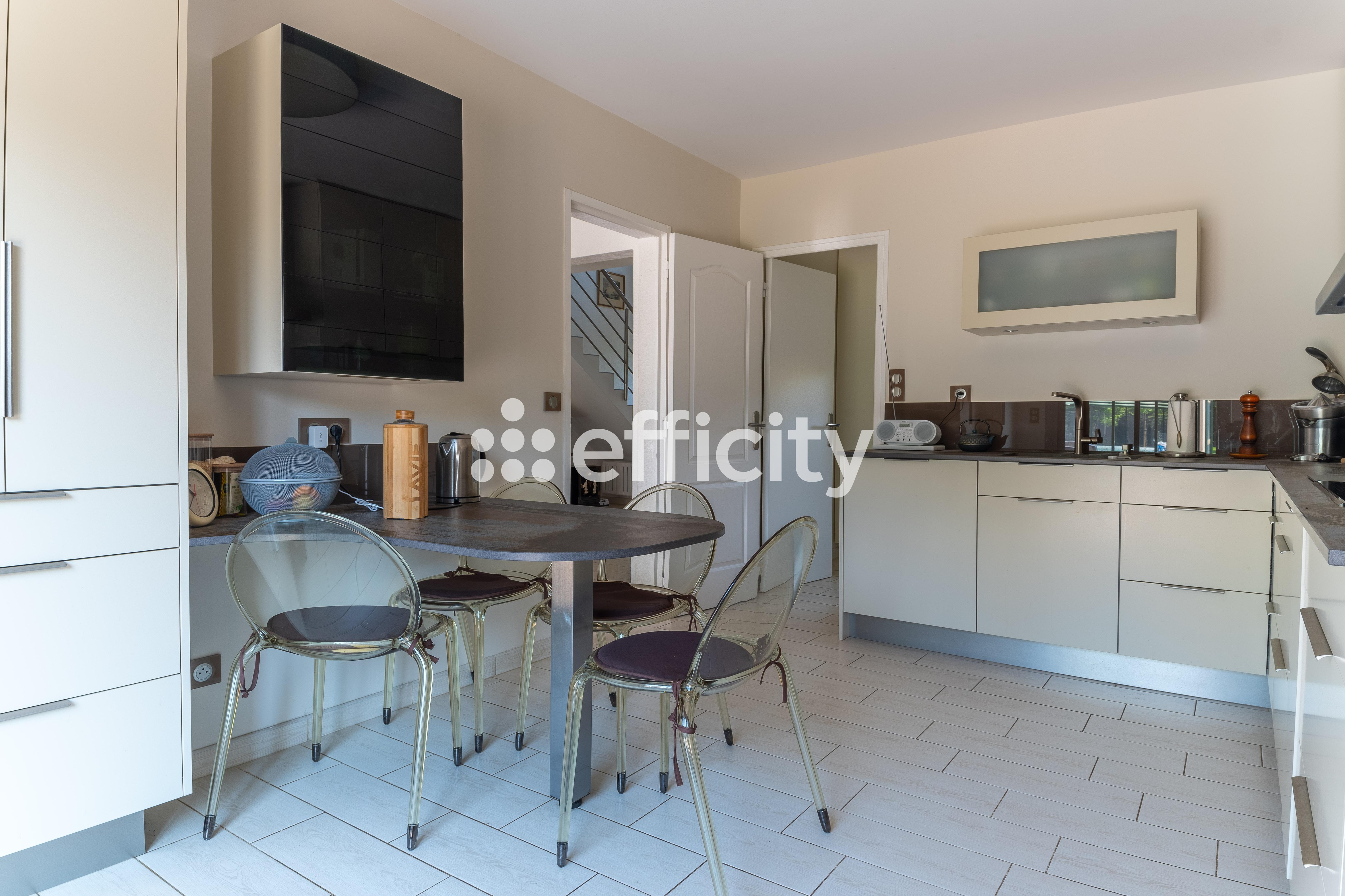 Achat immobilier Maison 11 pièces  232m2 à Saint-Étienne-de-Montluc (44360) - Photo n°11