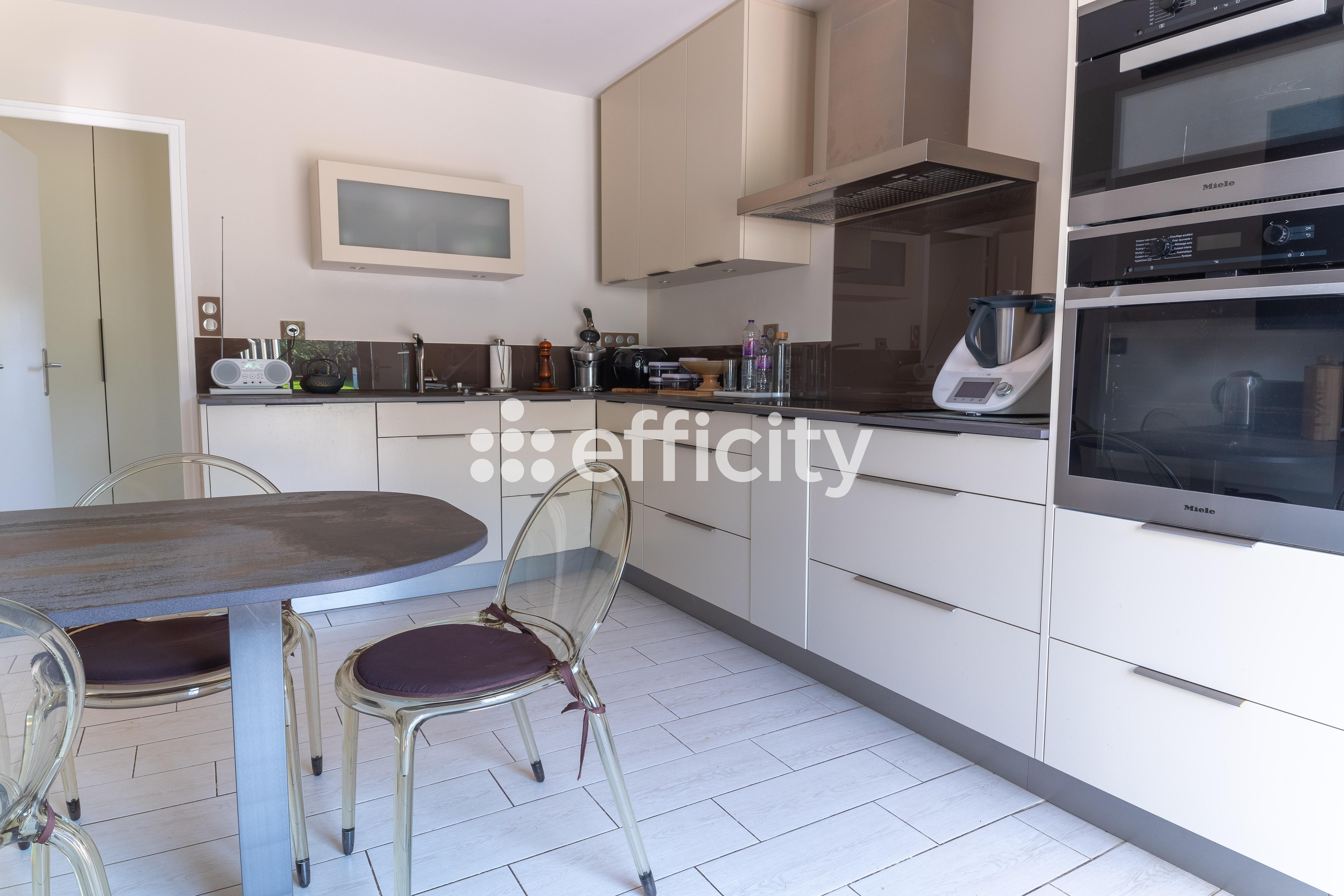 Achat immobilier Maison 11 pièces  232m2 à Saint-Étienne-de-Montluc (44360) - Photo n°12