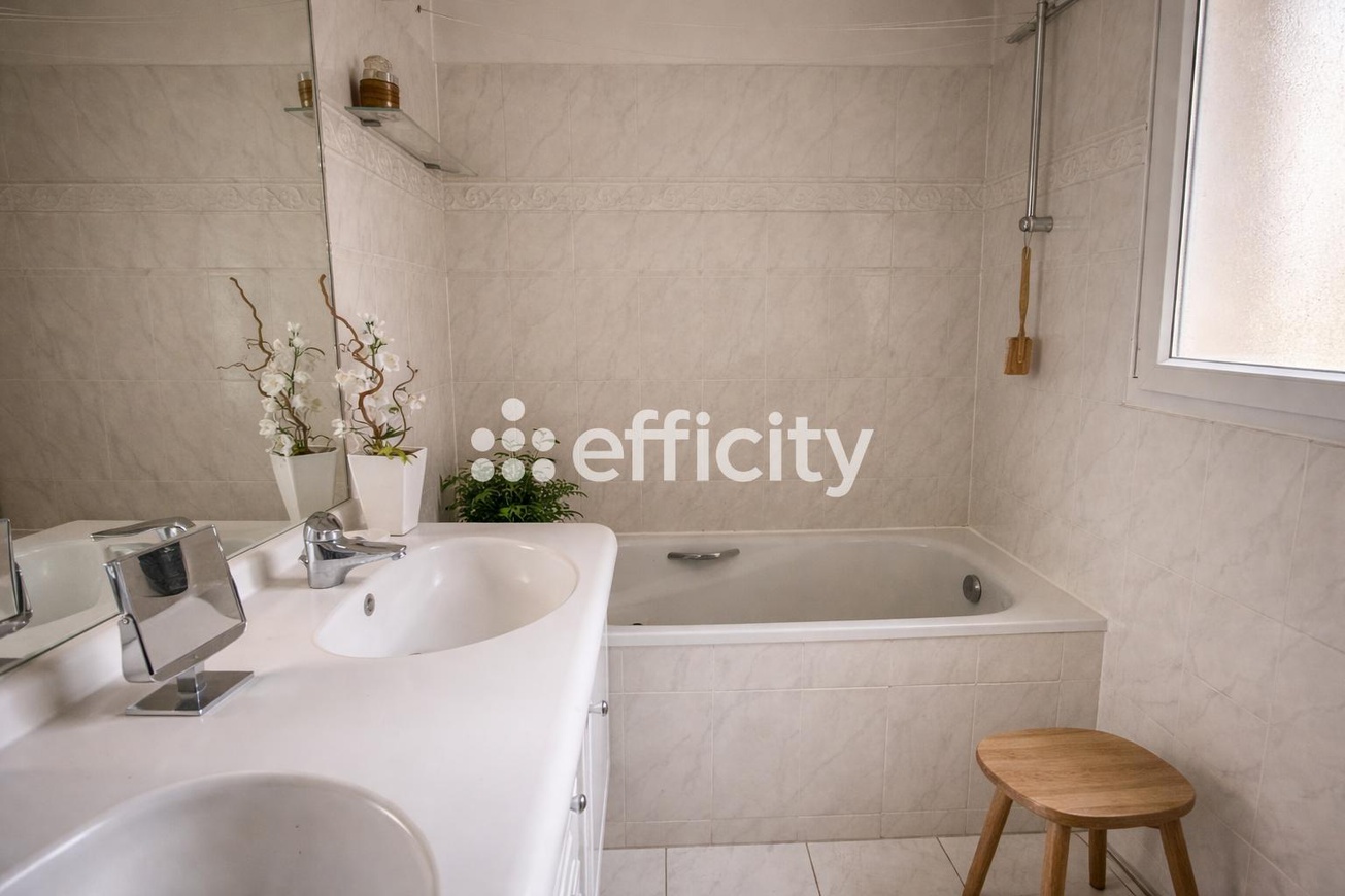 Achat immobilier Appartement 3 pièces  75m2 à Paris (75010) - Photo n°12