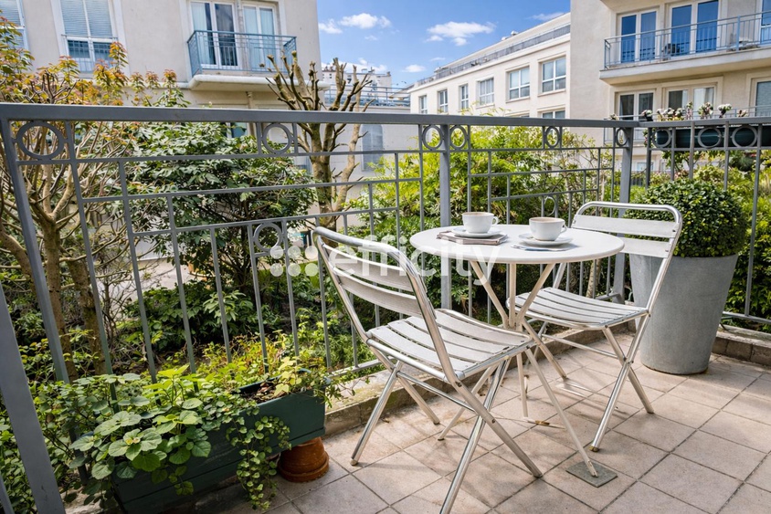 appartement 3 pièces - 75,0m2 à Paris (75010)