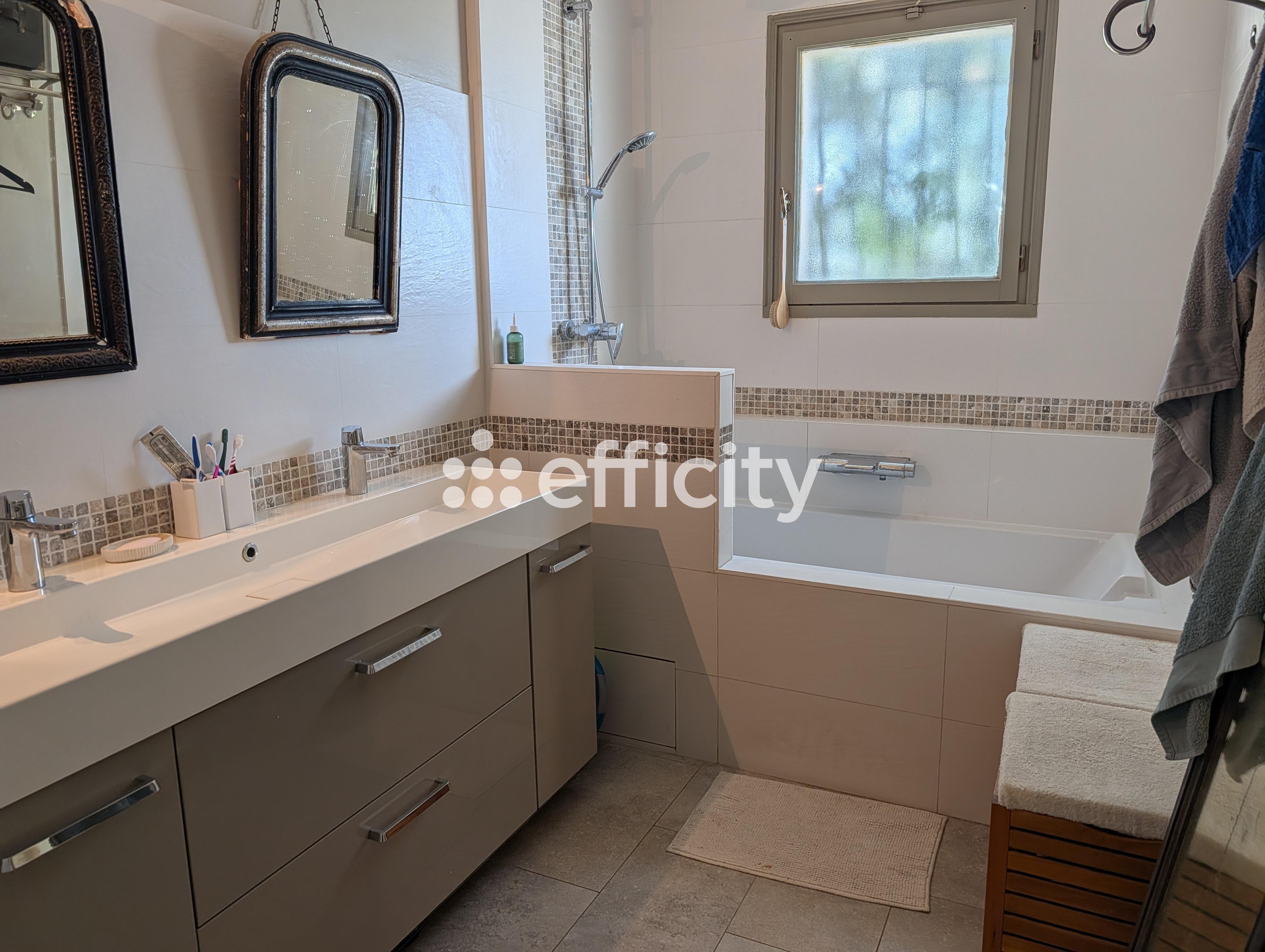 Achat immobilier Maison 5 pièces  182m2 à Velaux (13880) - Photo n°12