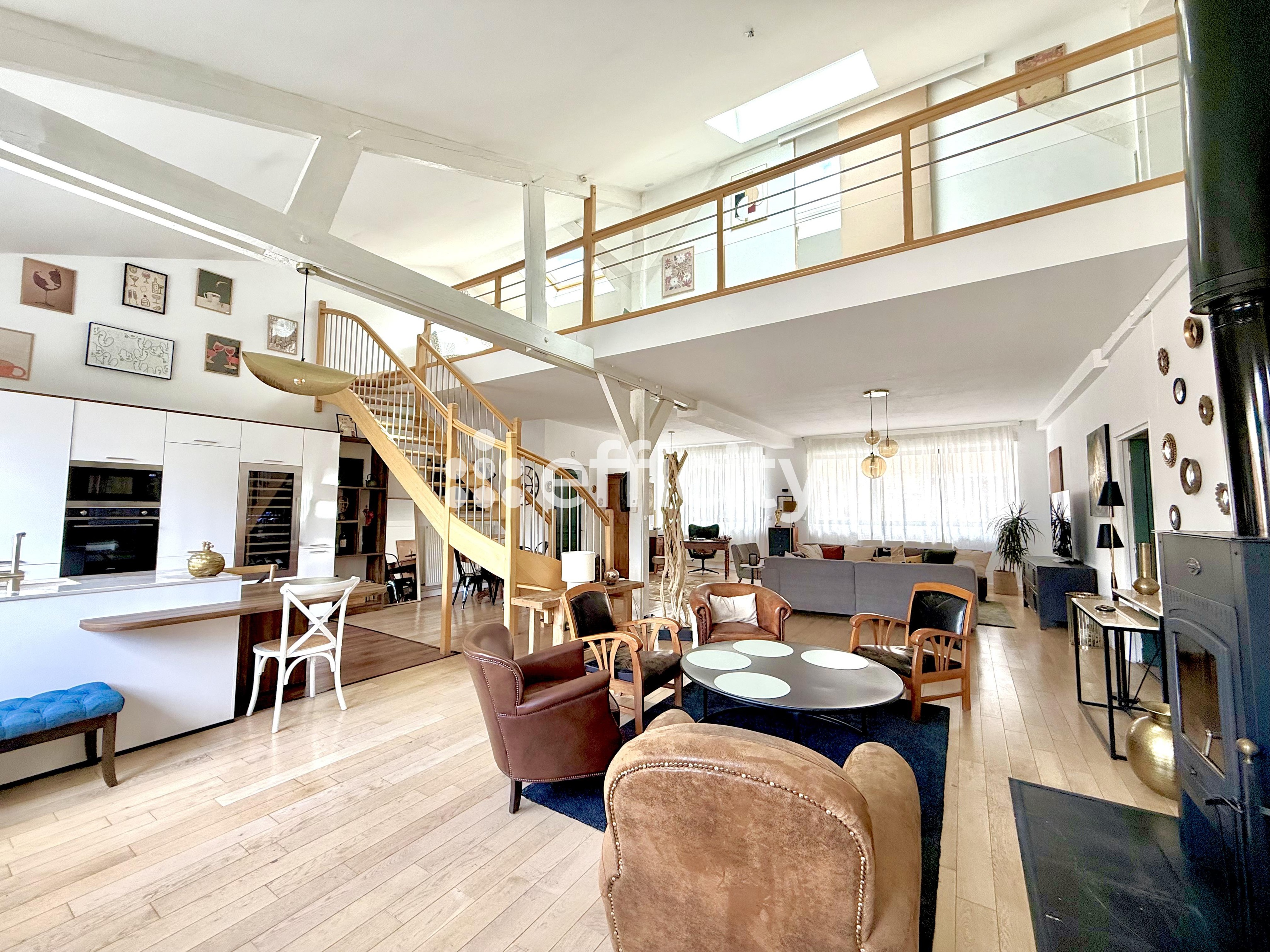 Achat immobilier Loft 4 pièces  150m2 à Soissons (02200) - Photo n°1