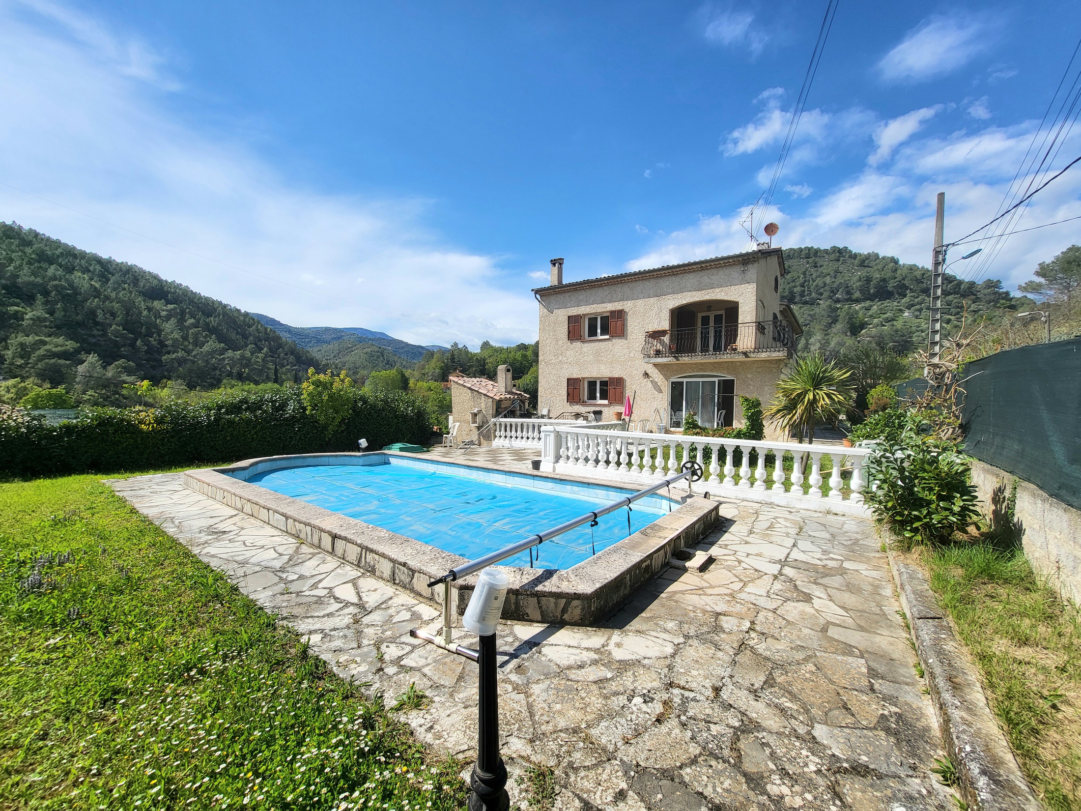 maison 8 pièces - 349m2 à L'Escarène (06440)