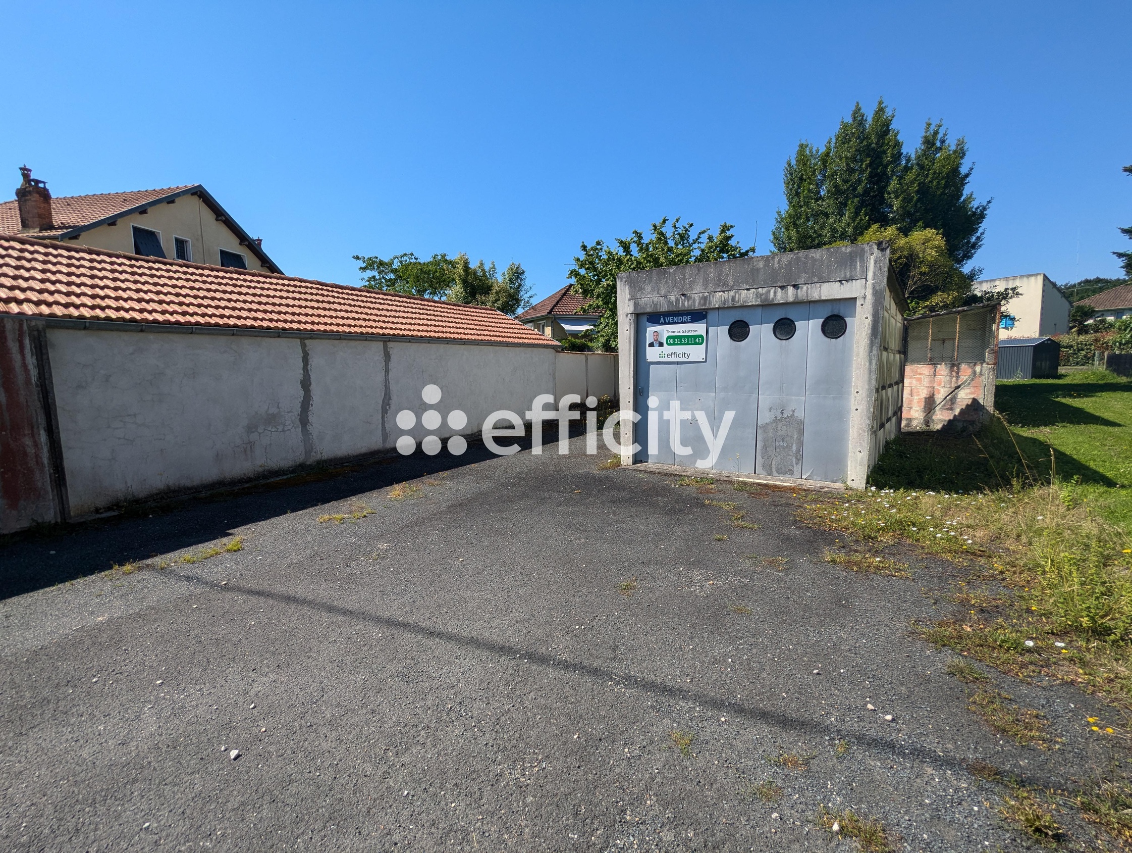 parking  - 15m2 à Saint-Astier (24110)
