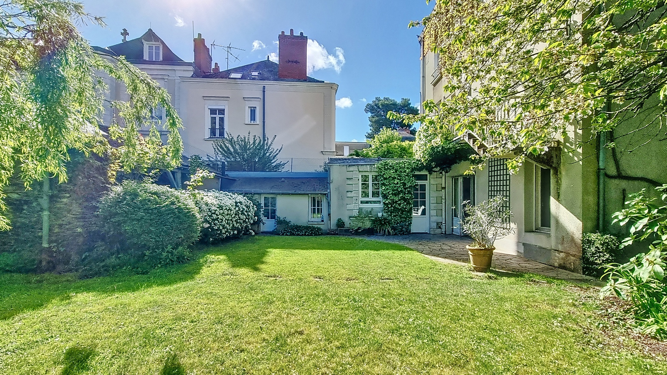 maison 9 pièces - 257m2 à Angers (49000)