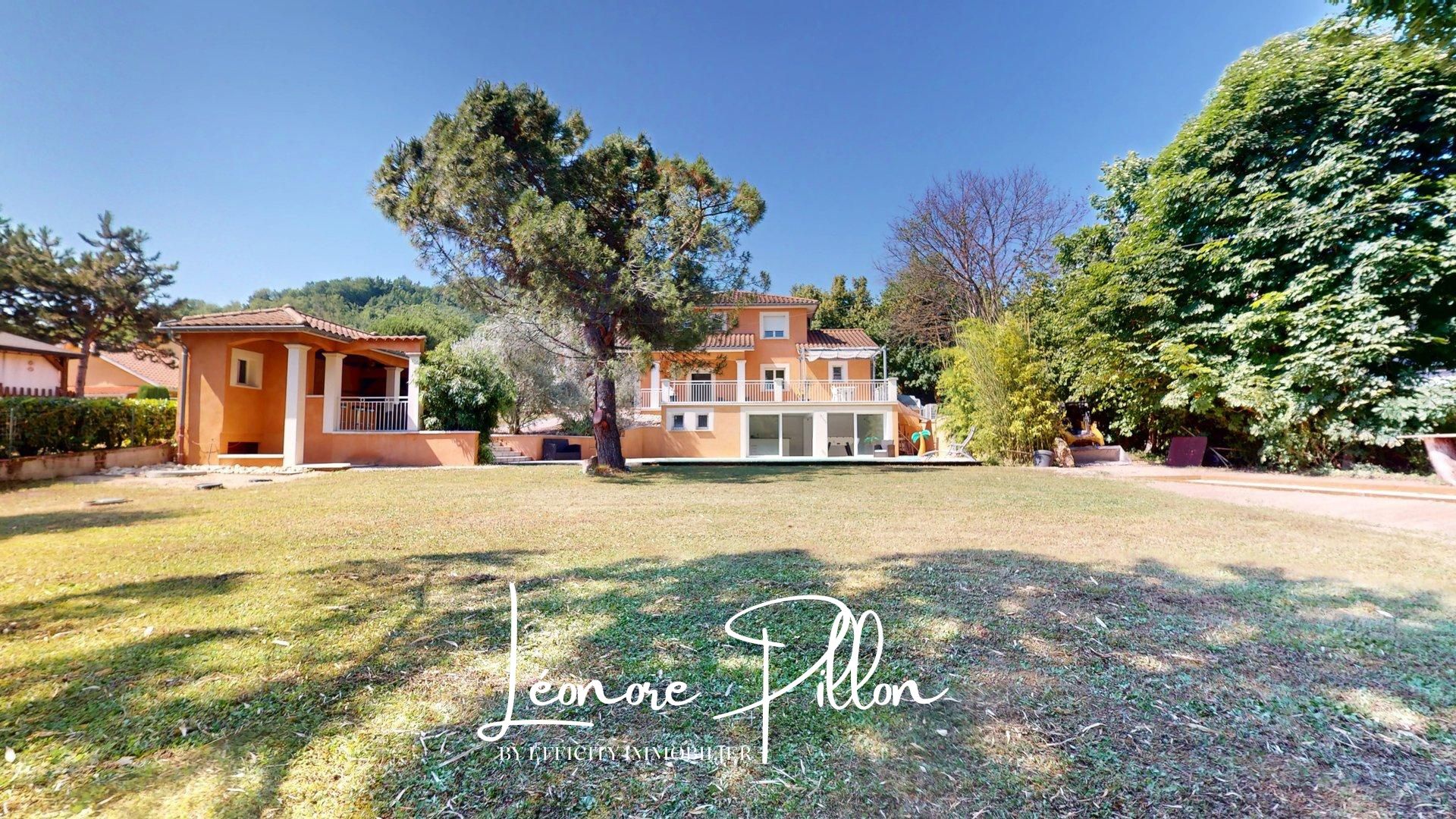 Maison 8 pièces 215 m² · à Cessieu · 215 m² · 499 000 €