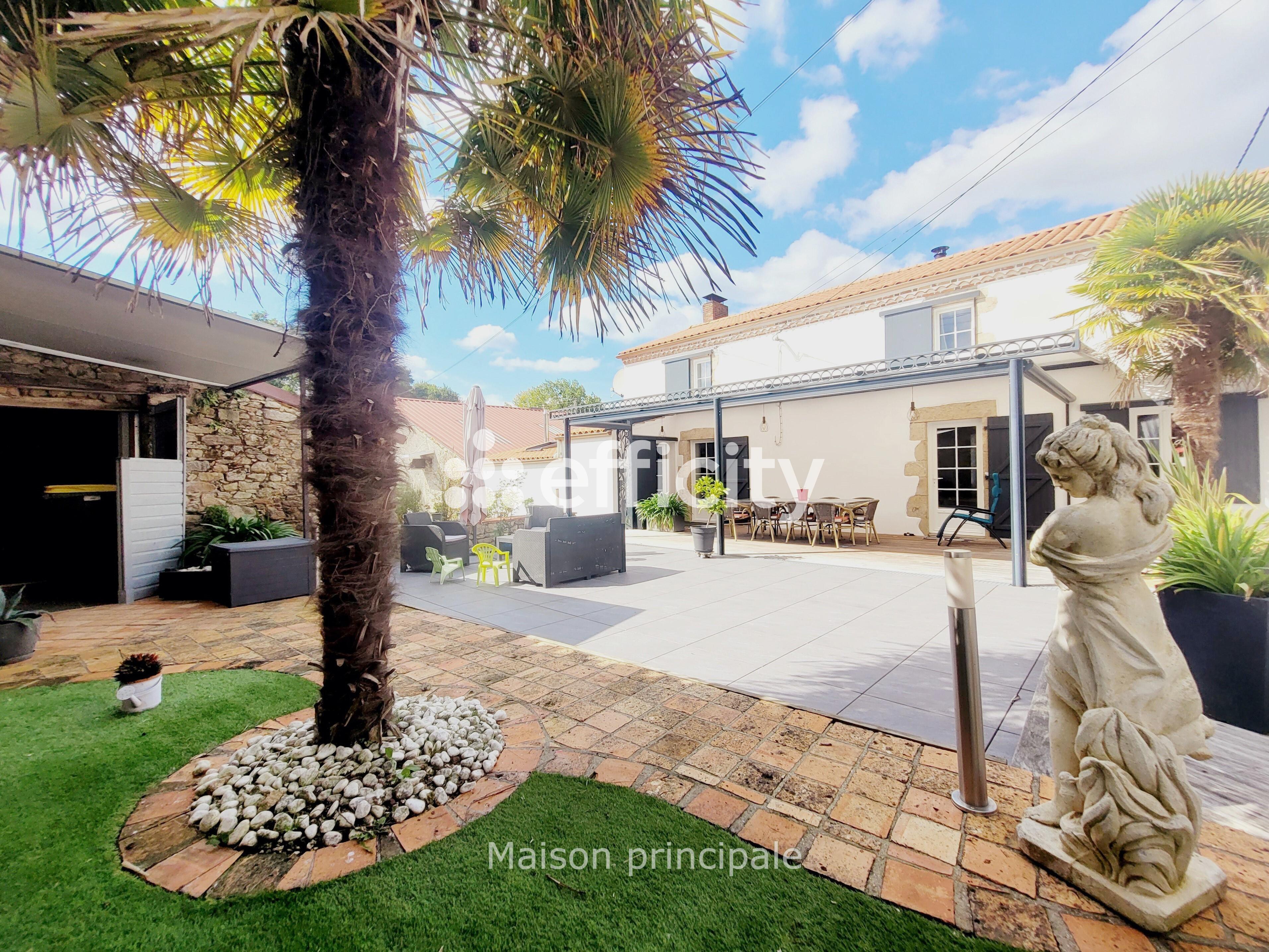 Maison 6 pièces 266 m² · à Sainte-Flaive-des-Loups · 266 m² · 459 800 €