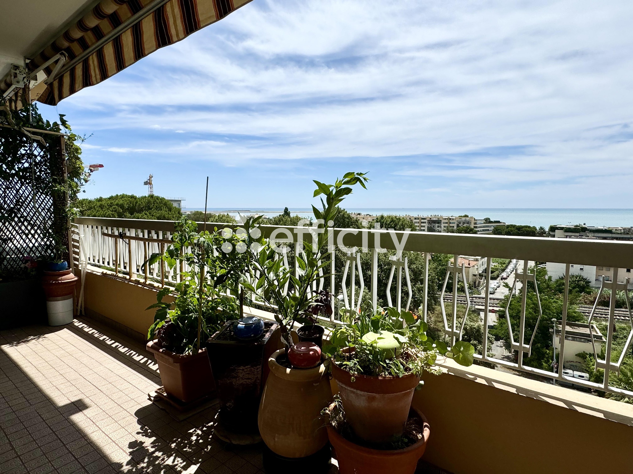 appartement 1 pièces - 29m2 à Saint-Laurent-du-Var (06700)