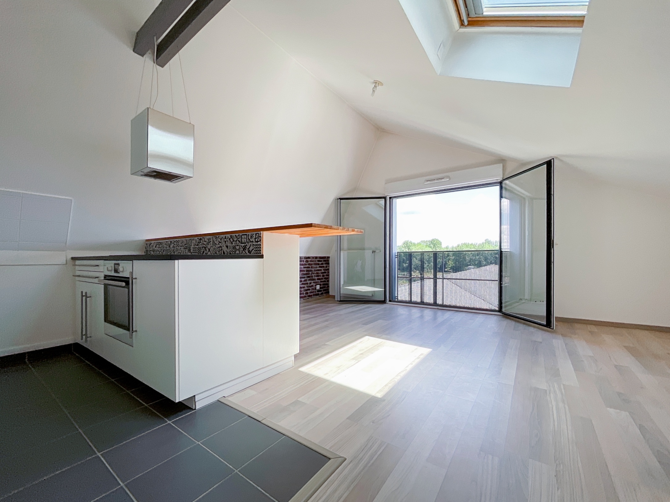 appartement 2 pièces - 57m2 à Bordeaux (33000)