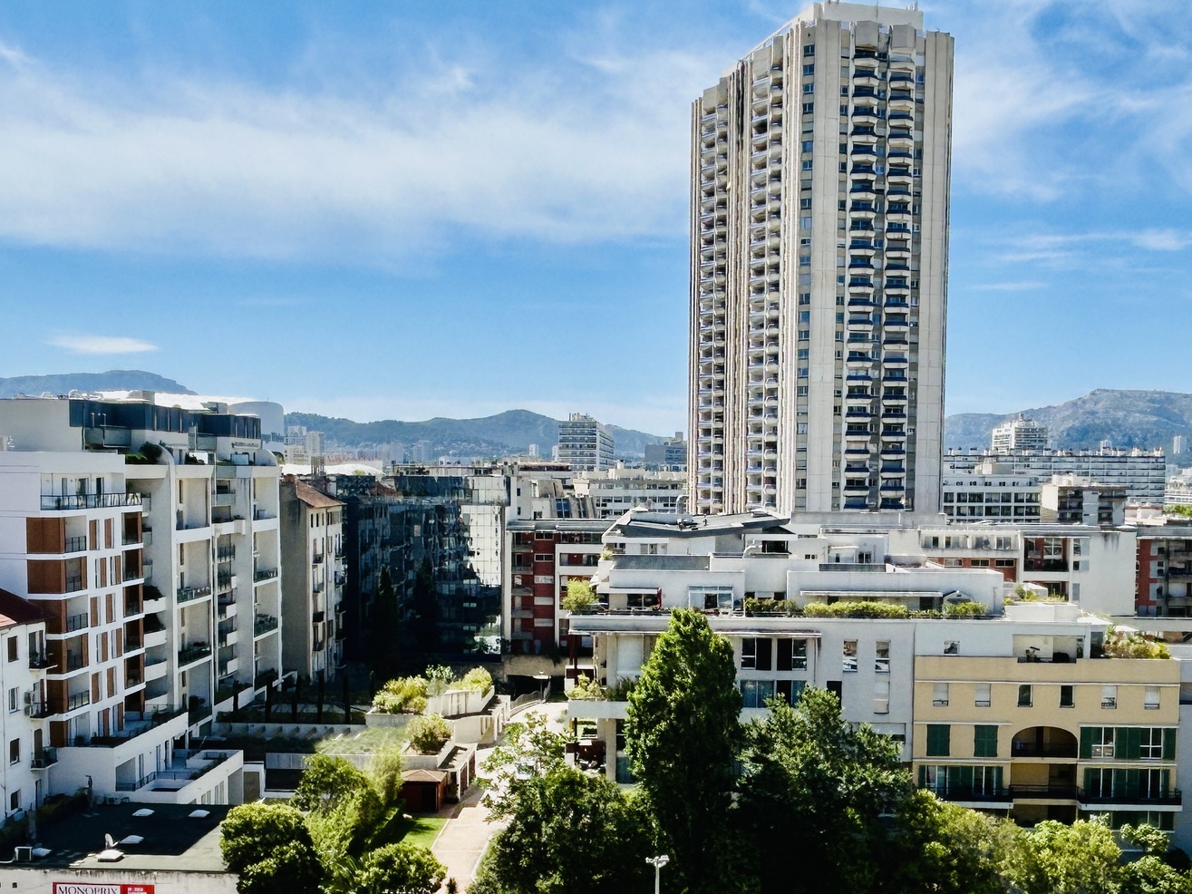appartement 4 pièces - 121m2 à Marseille (13008)