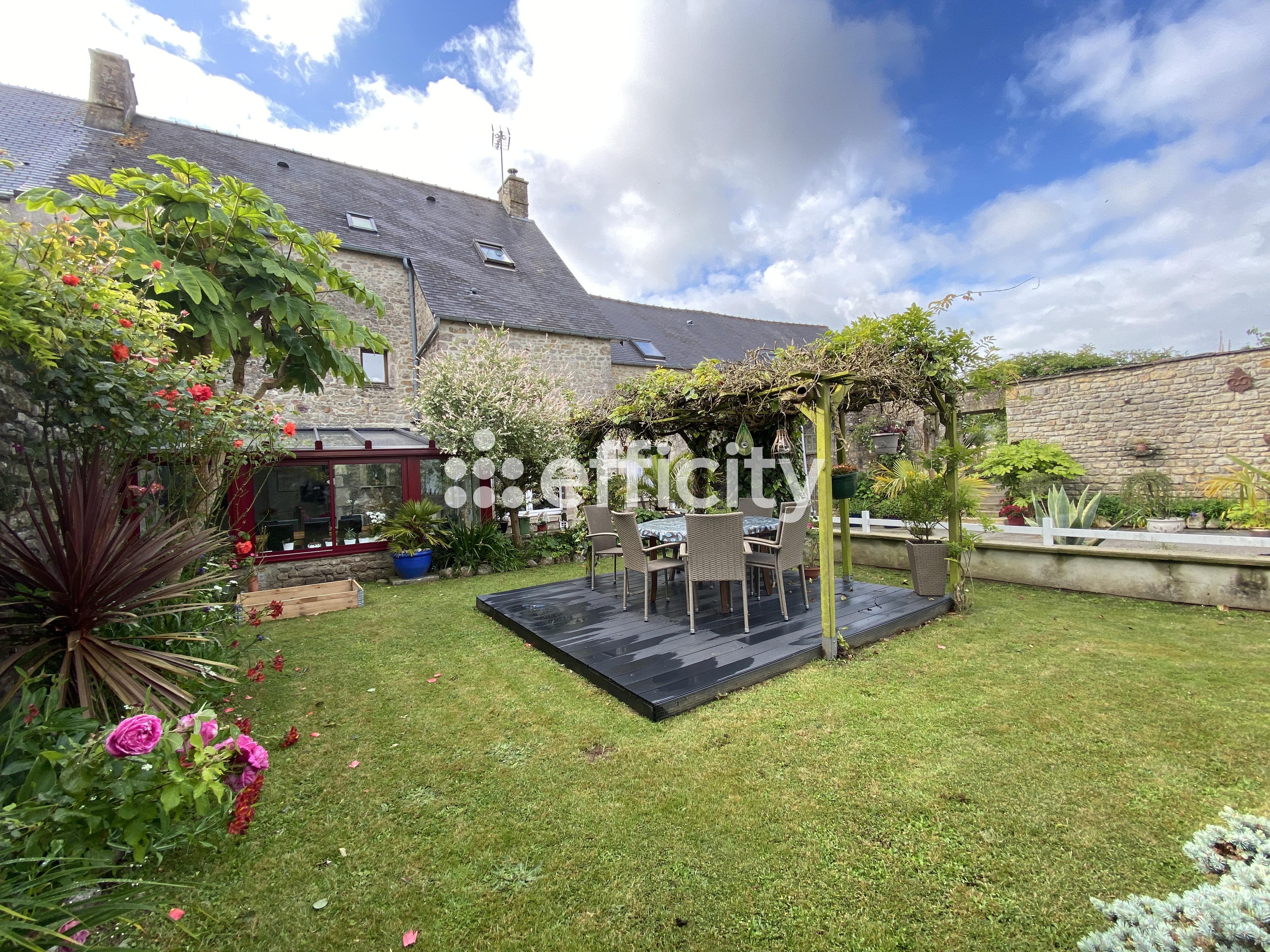 Achat immobilier Maison 7 pièces  164m2 à Montebourg (50310) - Photo n°1