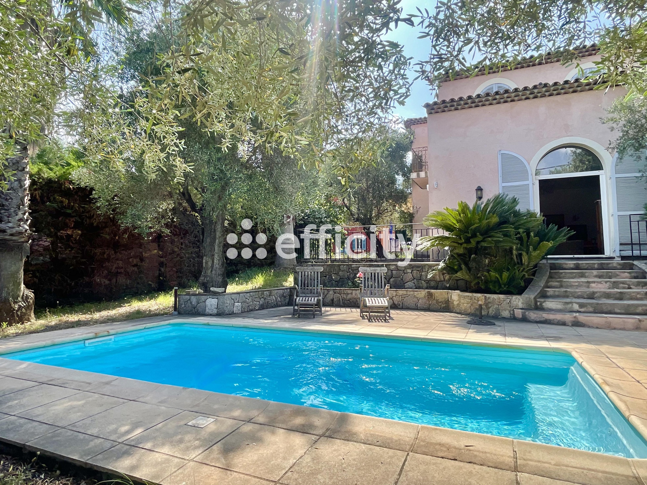 maison 5 pièces - 220m2 à Grasse (06130)