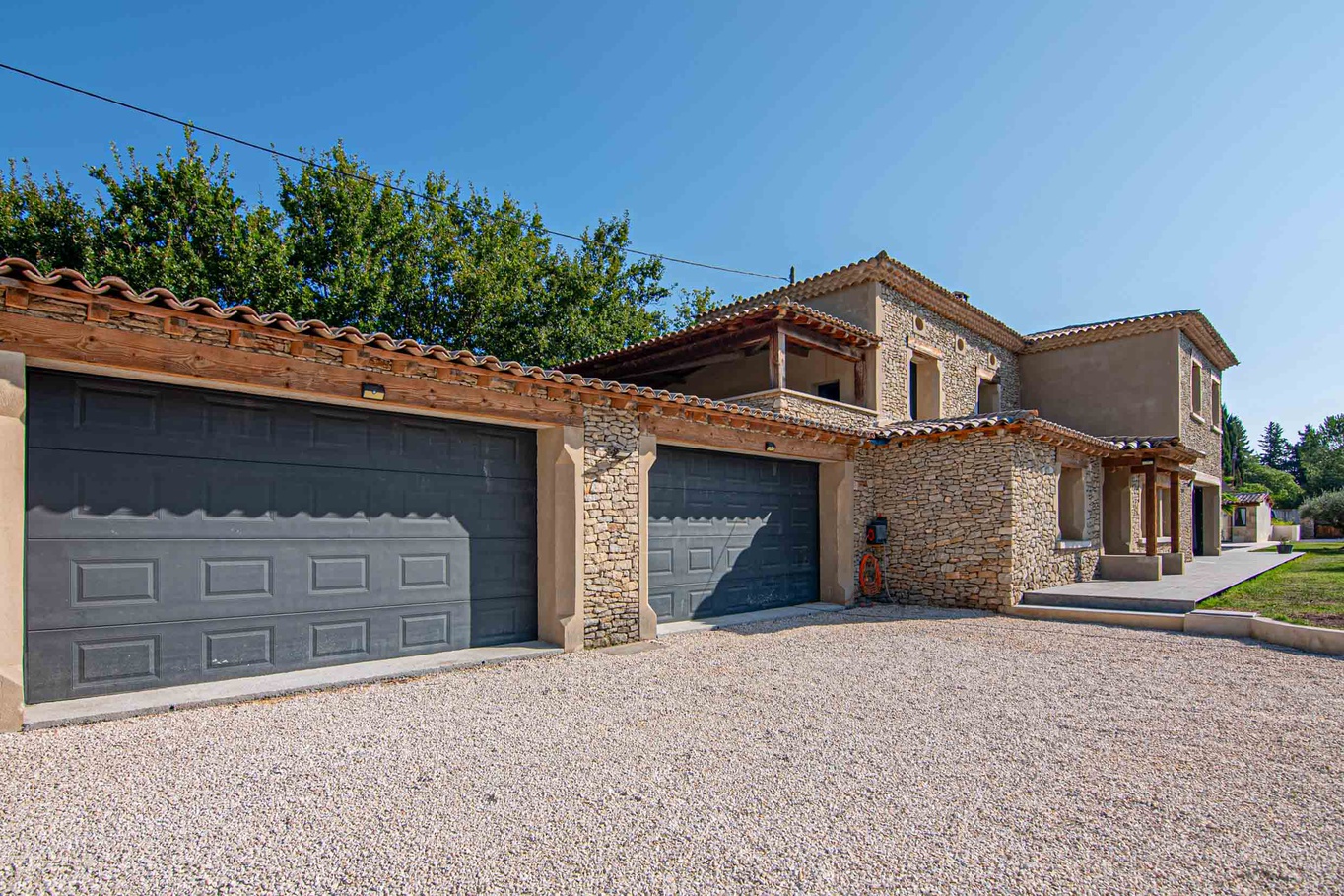 maison 7 pièces - 288m2 à Uzès (30700)