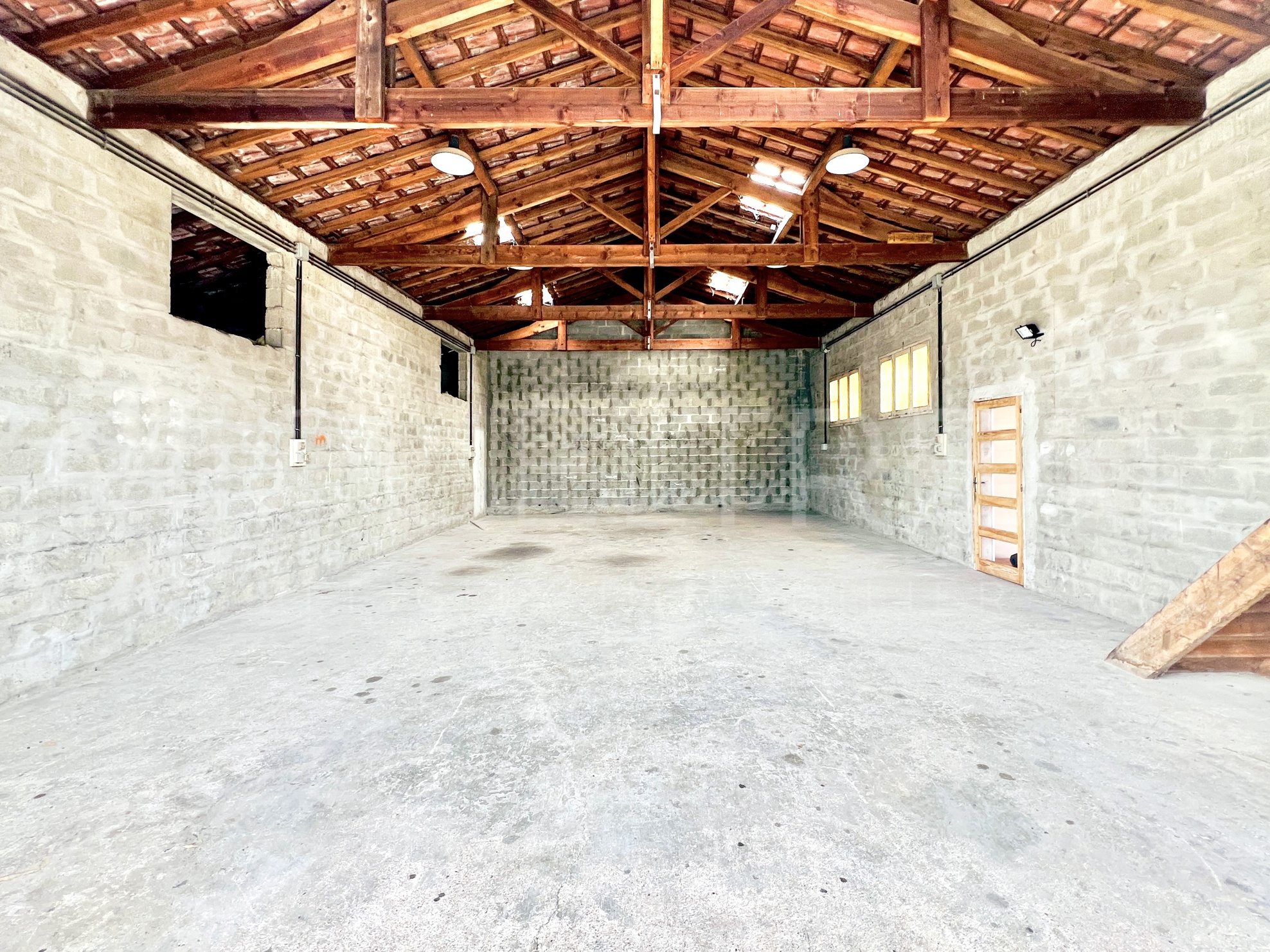 local-commercial 4 pièces - 170m2 à Saint-Vincent-de-Tyrosse (40230)