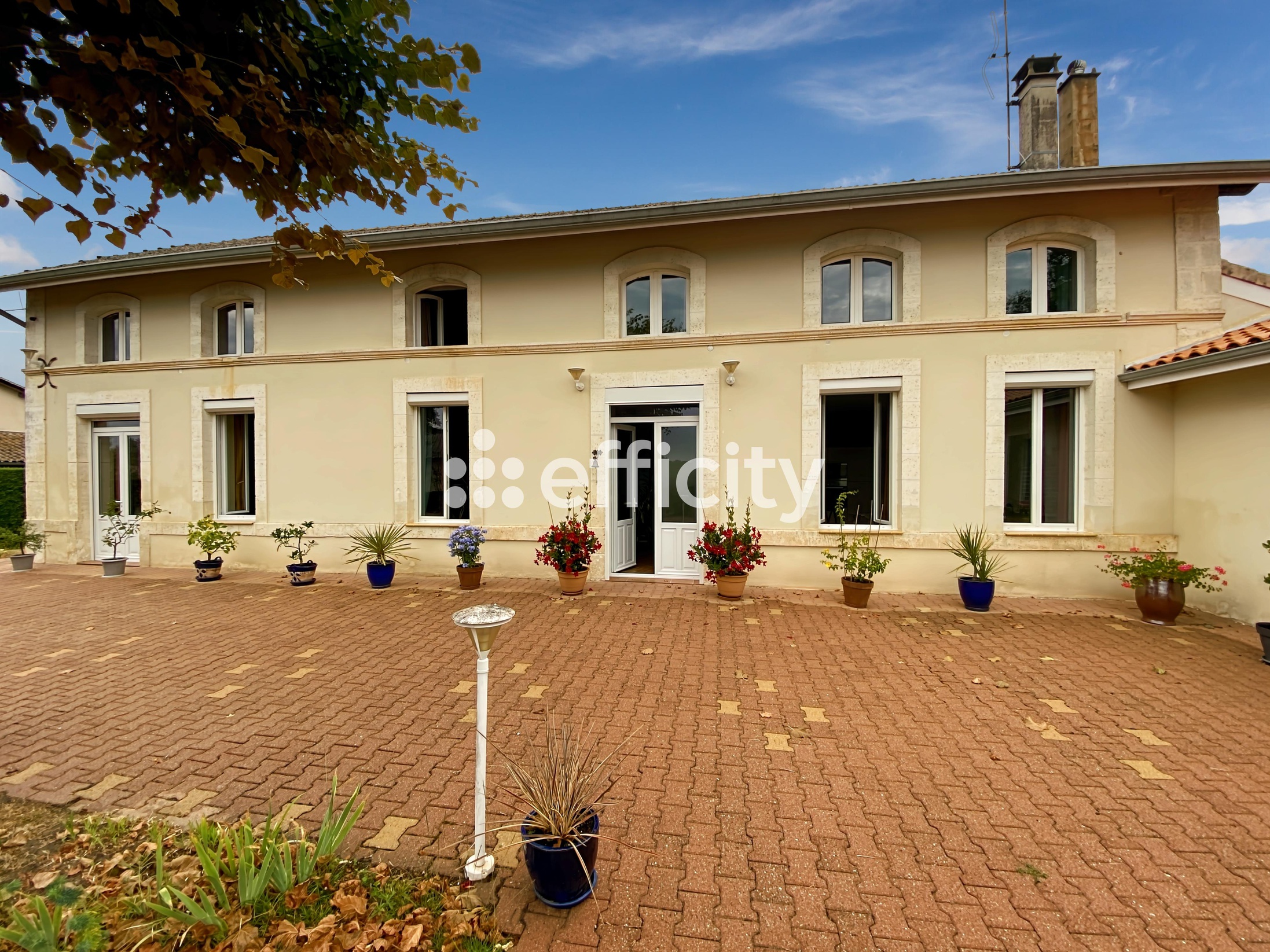 maison 8 pièces - 308m2 à Montguyon (17270)