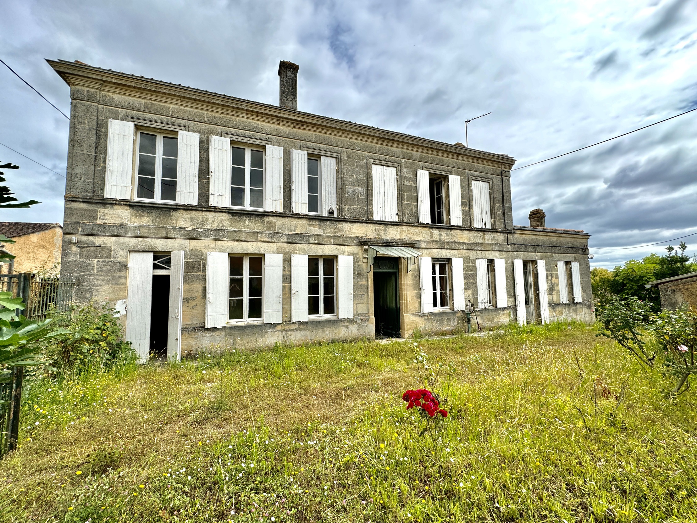 maison 9 pièces - 227m2 à Plassac (33390)