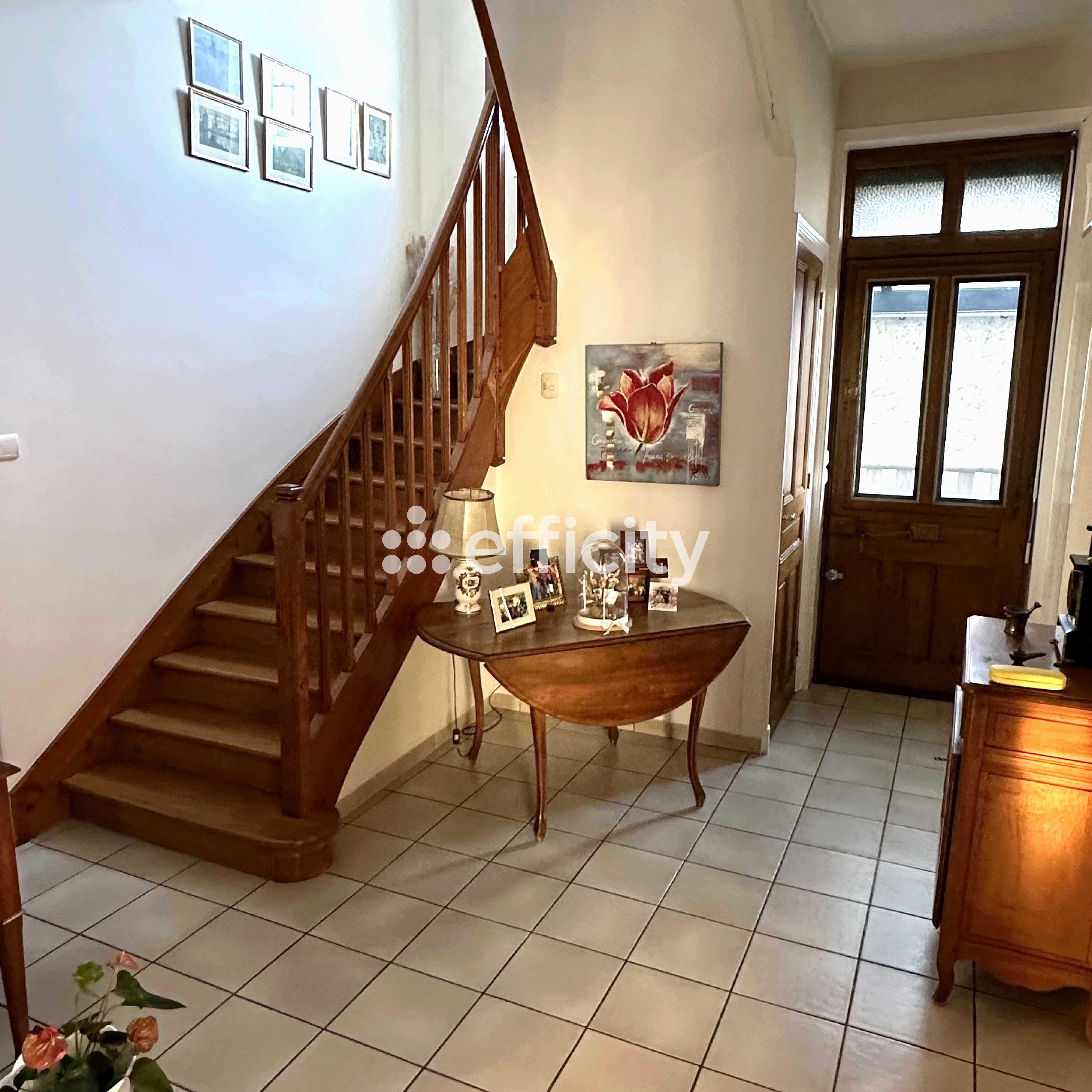 Achat immobilier Maison 8 pièces  215m2 à Saint-Denis-de-Cabanne (42750) - Photo n°4