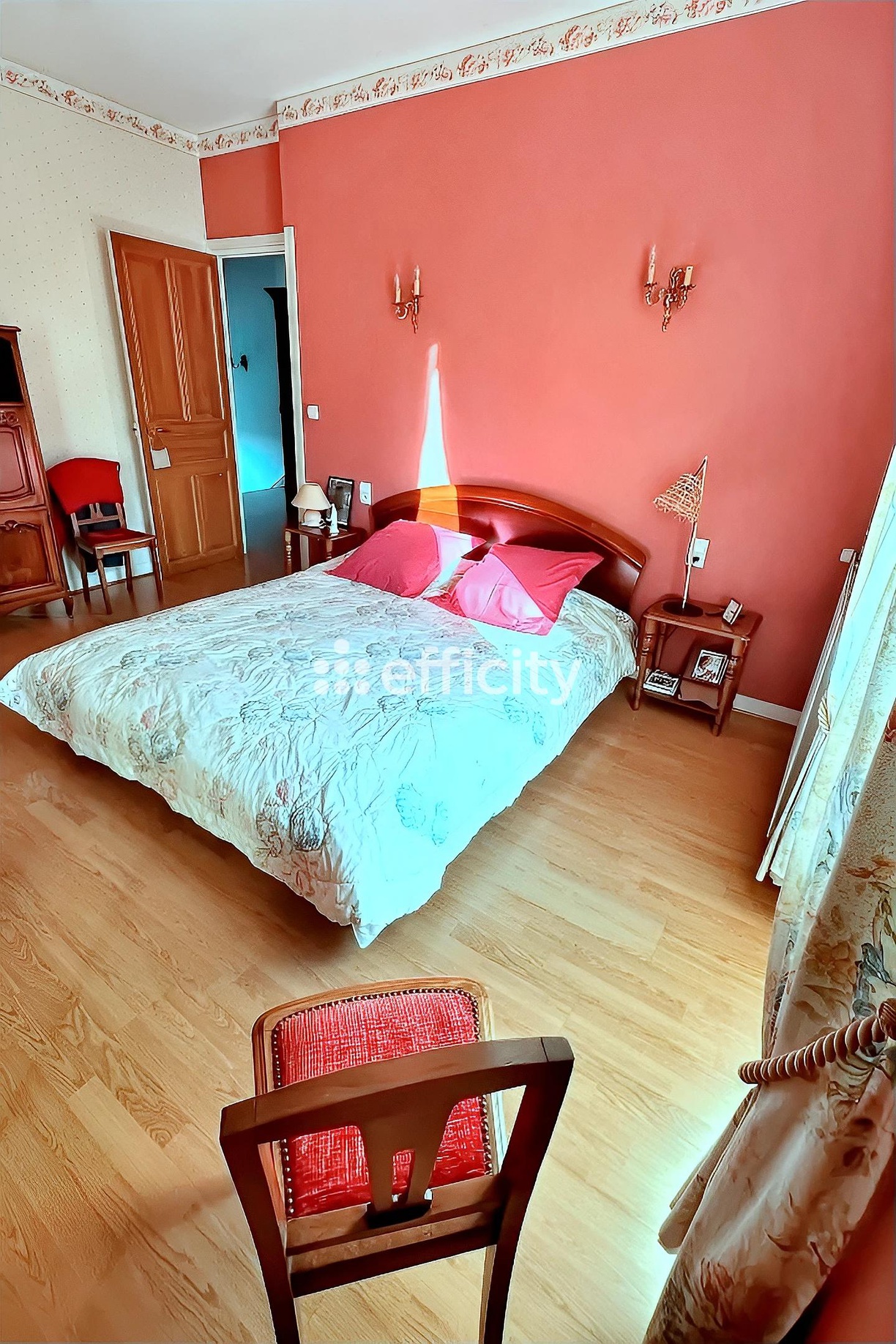 Achat immobilier Maison 8 pièces  215m2 à Saint-Denis-de-Cabanne (42750) - Photo n°6