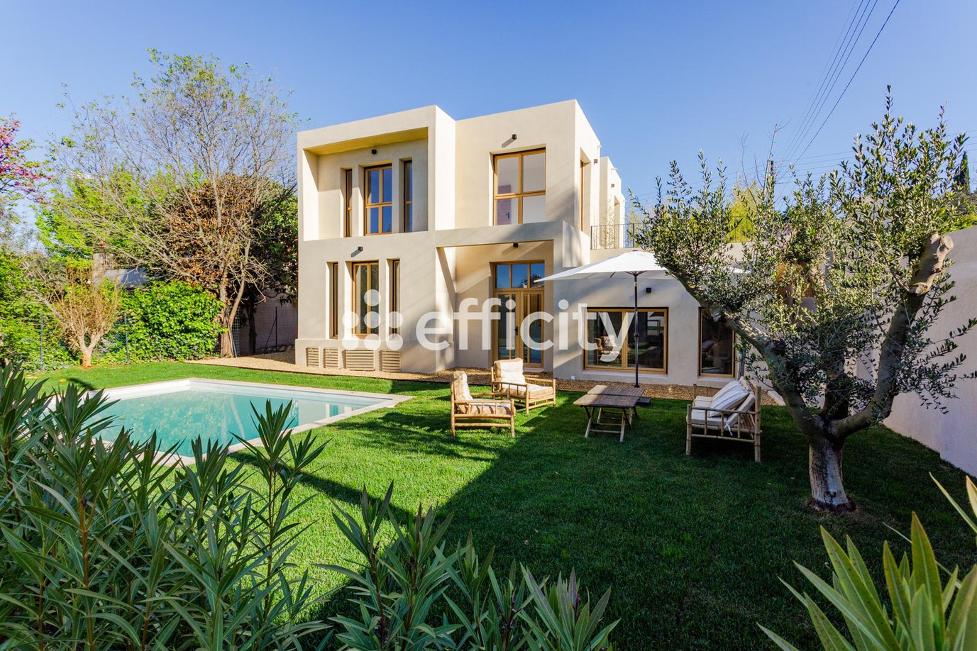 Achat immobilier Maison 7 pièces  172m2 à Aix-en-Provence (13090) - Photo n°1