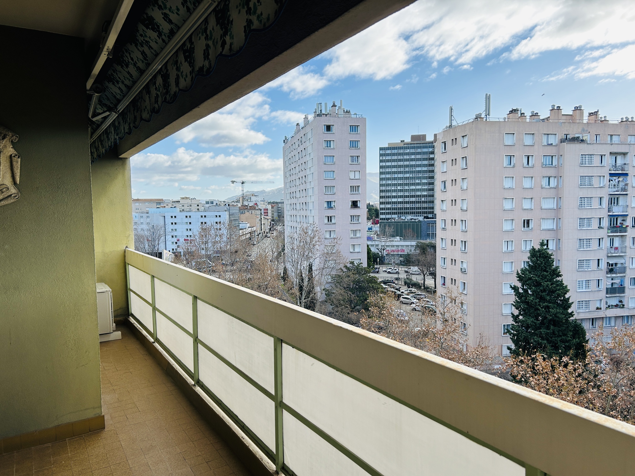 appartement 4 pièces - 97m2 à Marseille (13005)