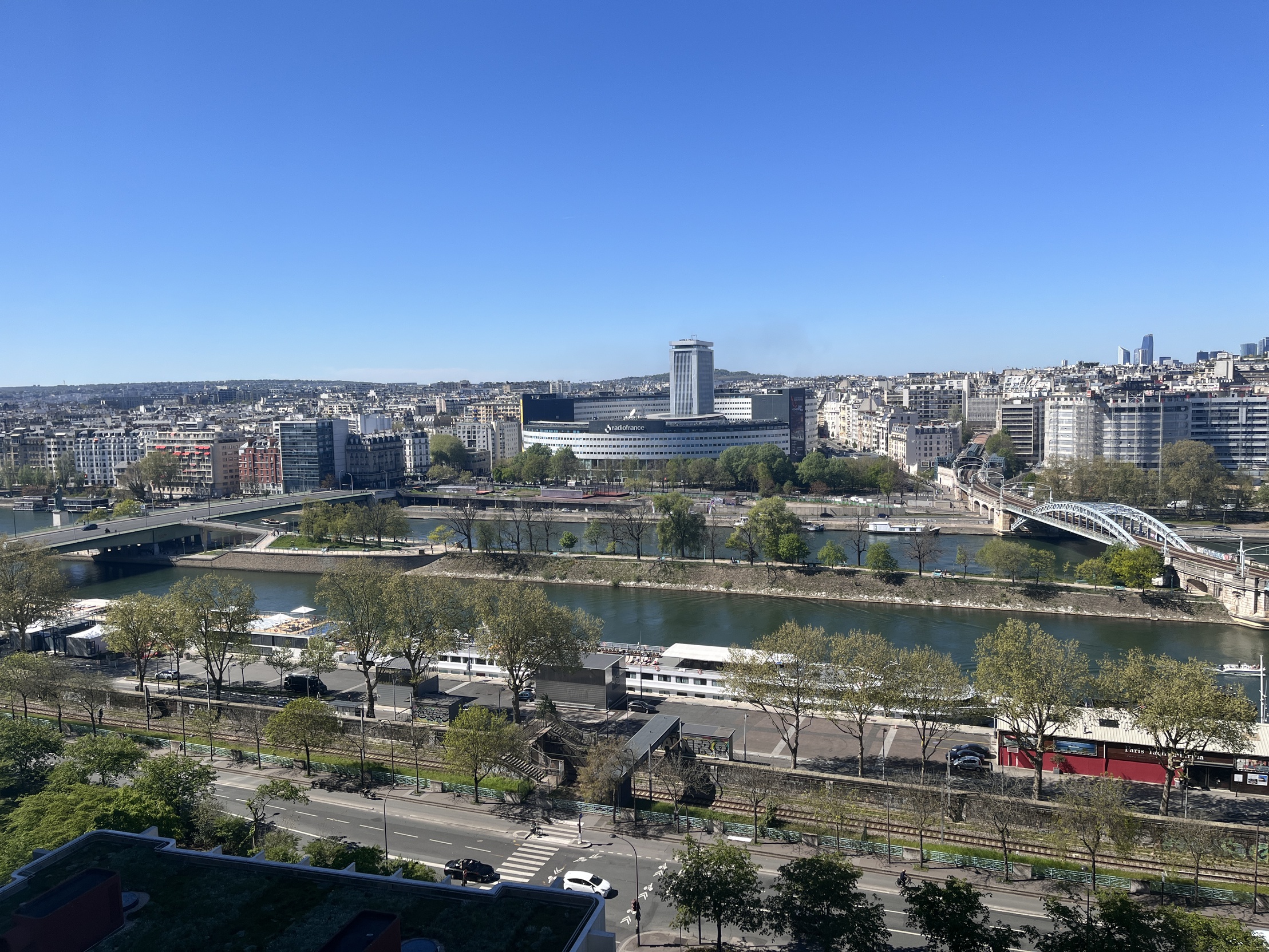 appartement 2 pièces - 63m2 à Paris (75015)