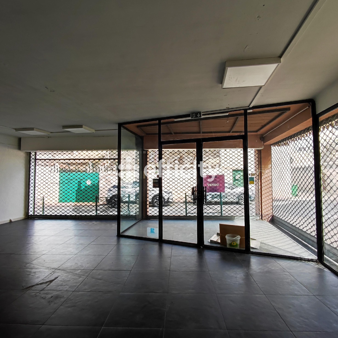 immeuble 5 pièces - 260m2 à Morières-lès-Avignon (84310)