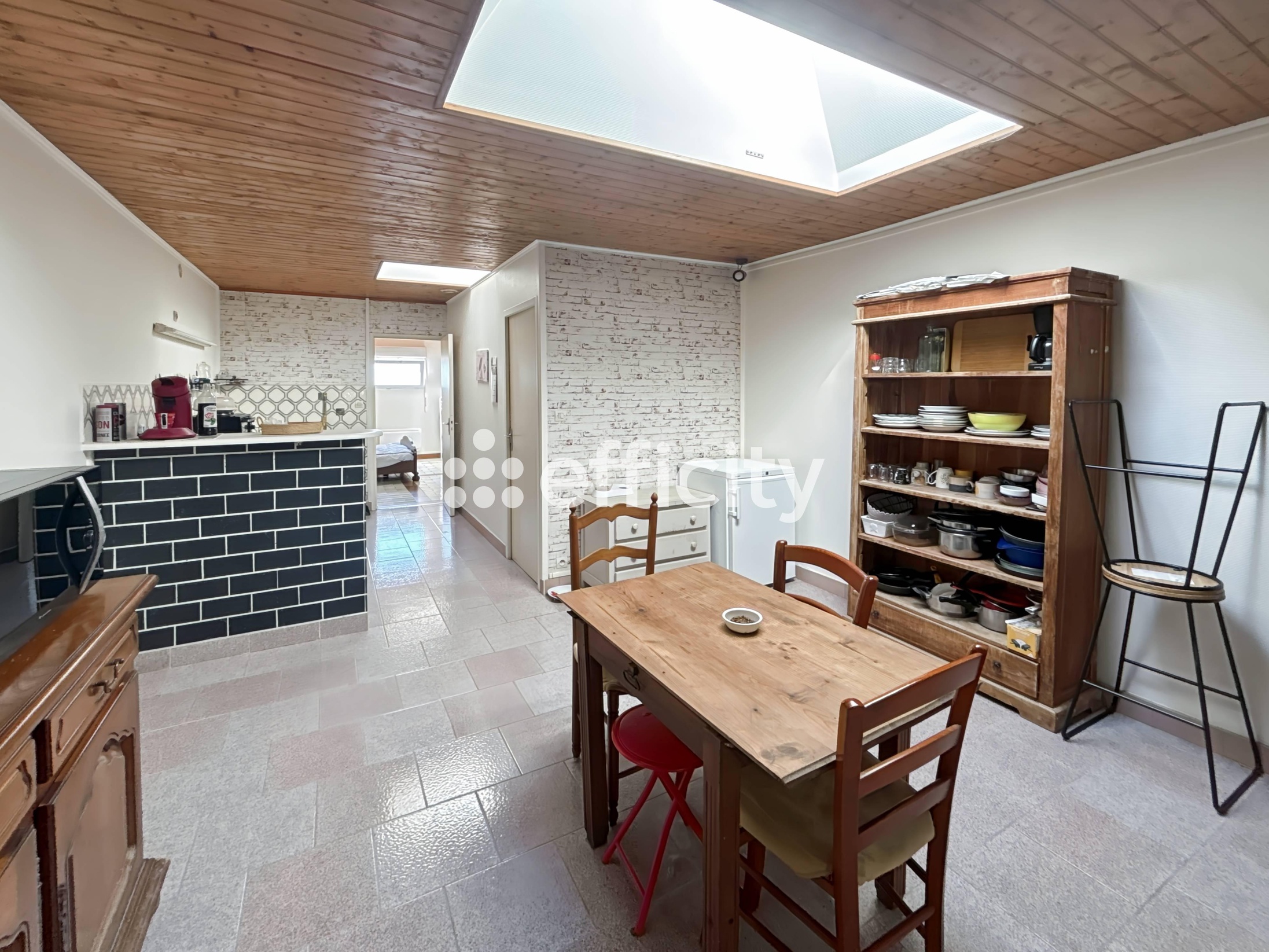 immeuble 12 pièces - 200m2 à Saint-Jean-d'Angély (17400)