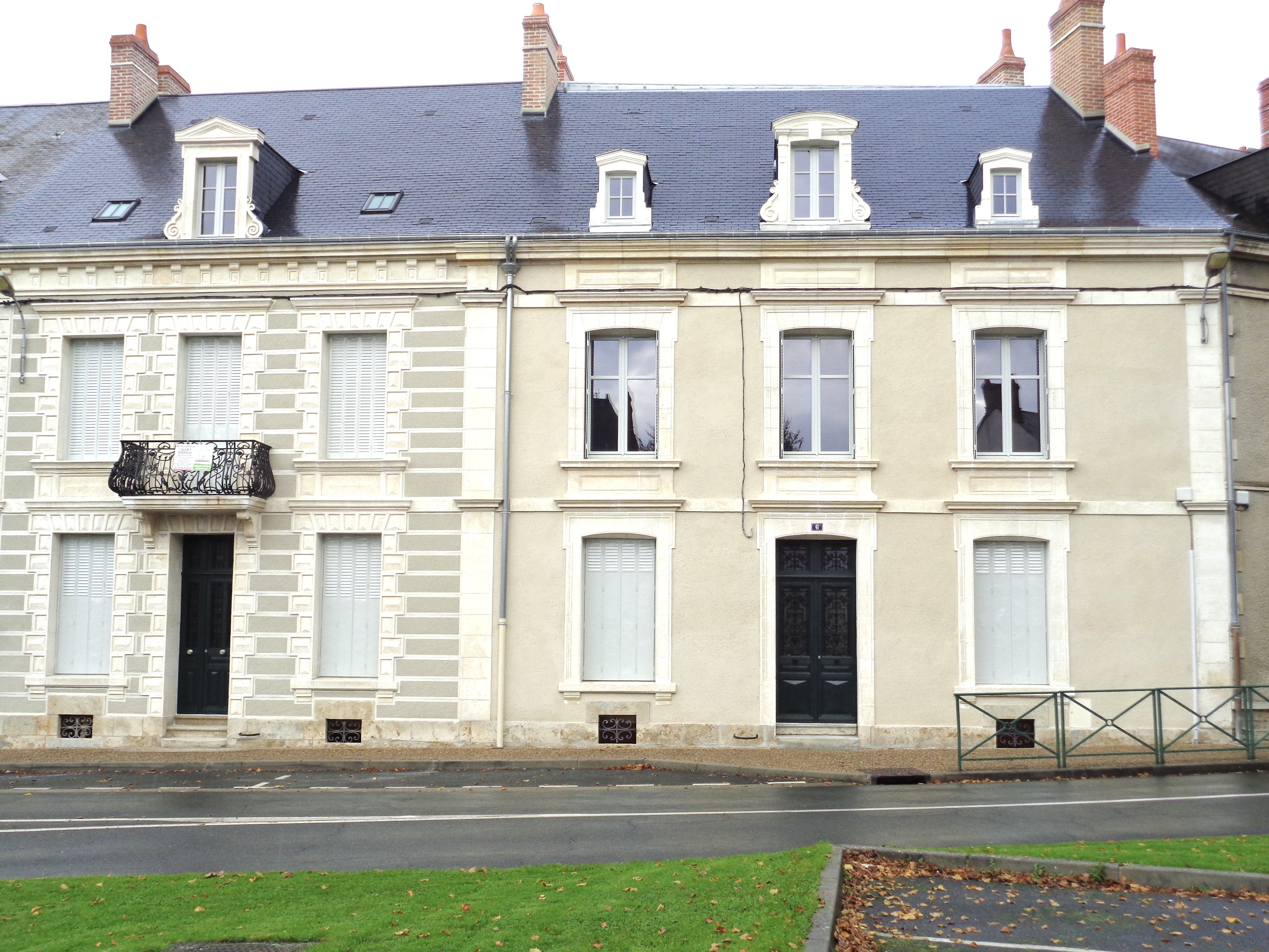 maison 9 pièces - 510m2 à La Châtre (36400)