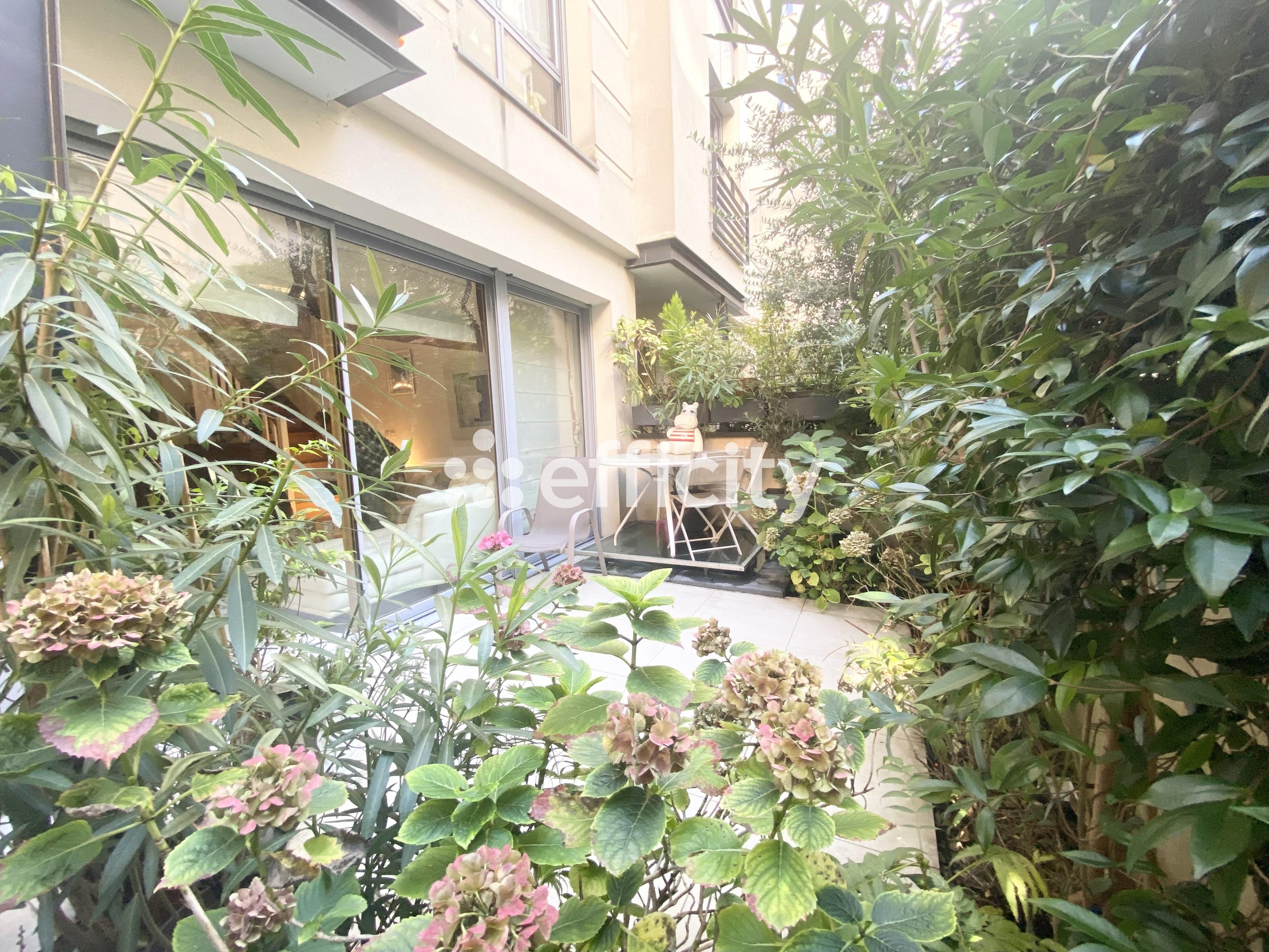 maison 6 pièces - 150m2 à Paris (75020)