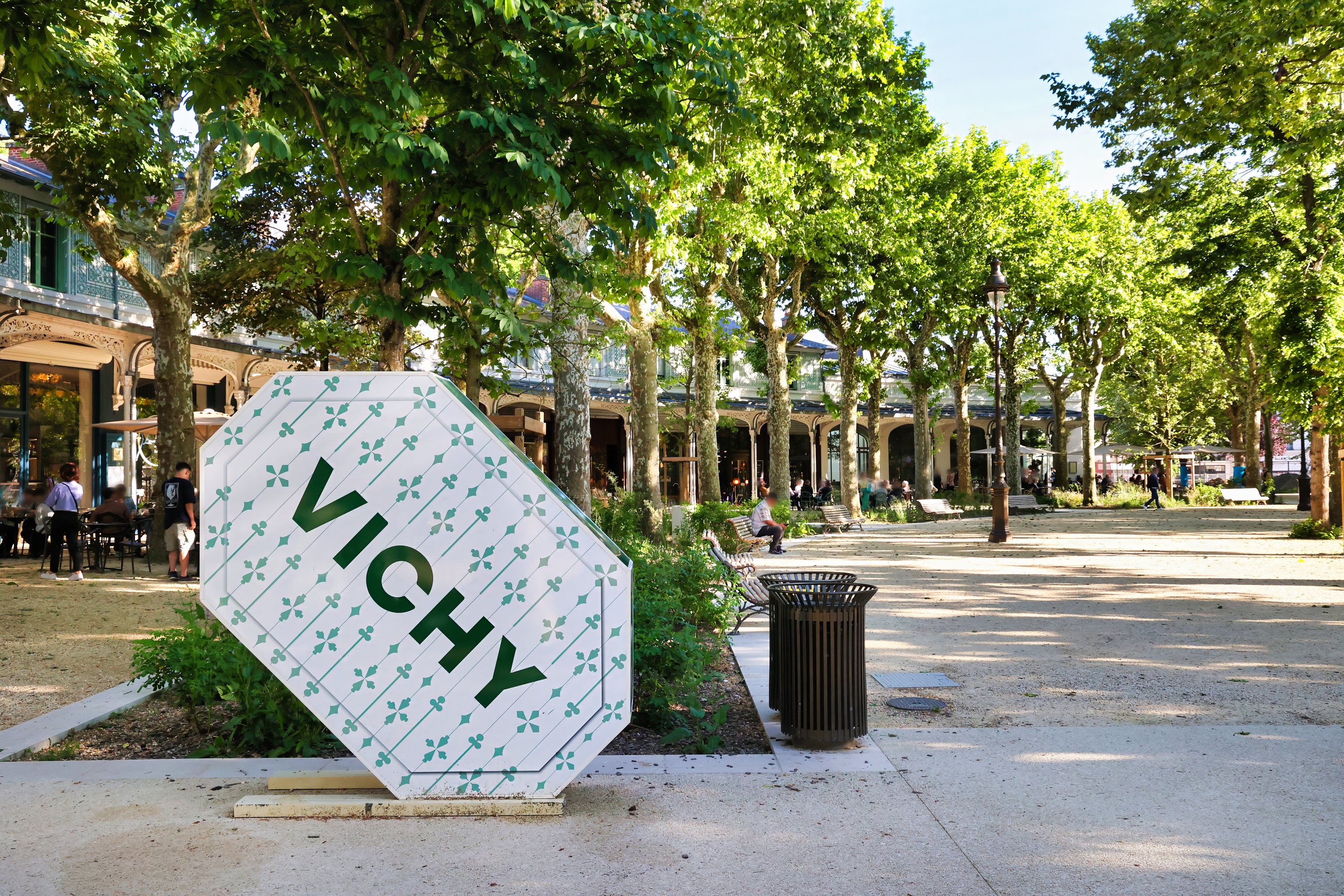 immeuble 43 pièces - 3040m2 à Vichy (03200)