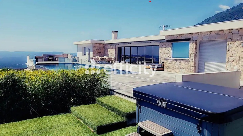 maison 13 pièces - 330,0m2 à Porto-Vecchio (20137)