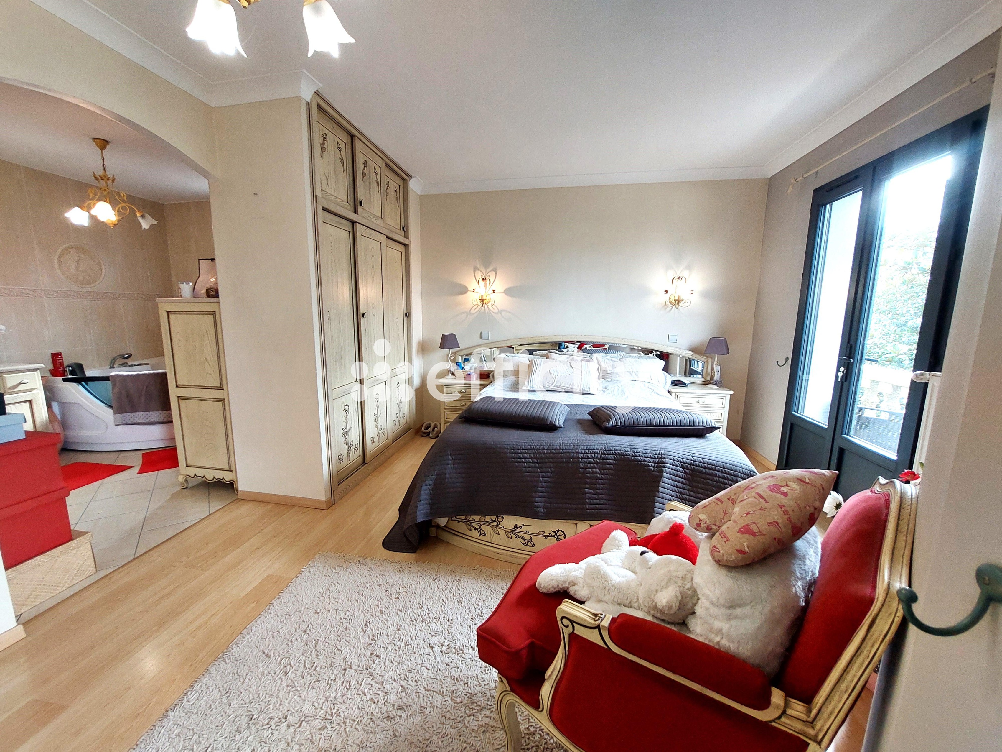 Achat immobilier Maison 7 pièces  200m2 à Bruges (33520) - Photo n°10