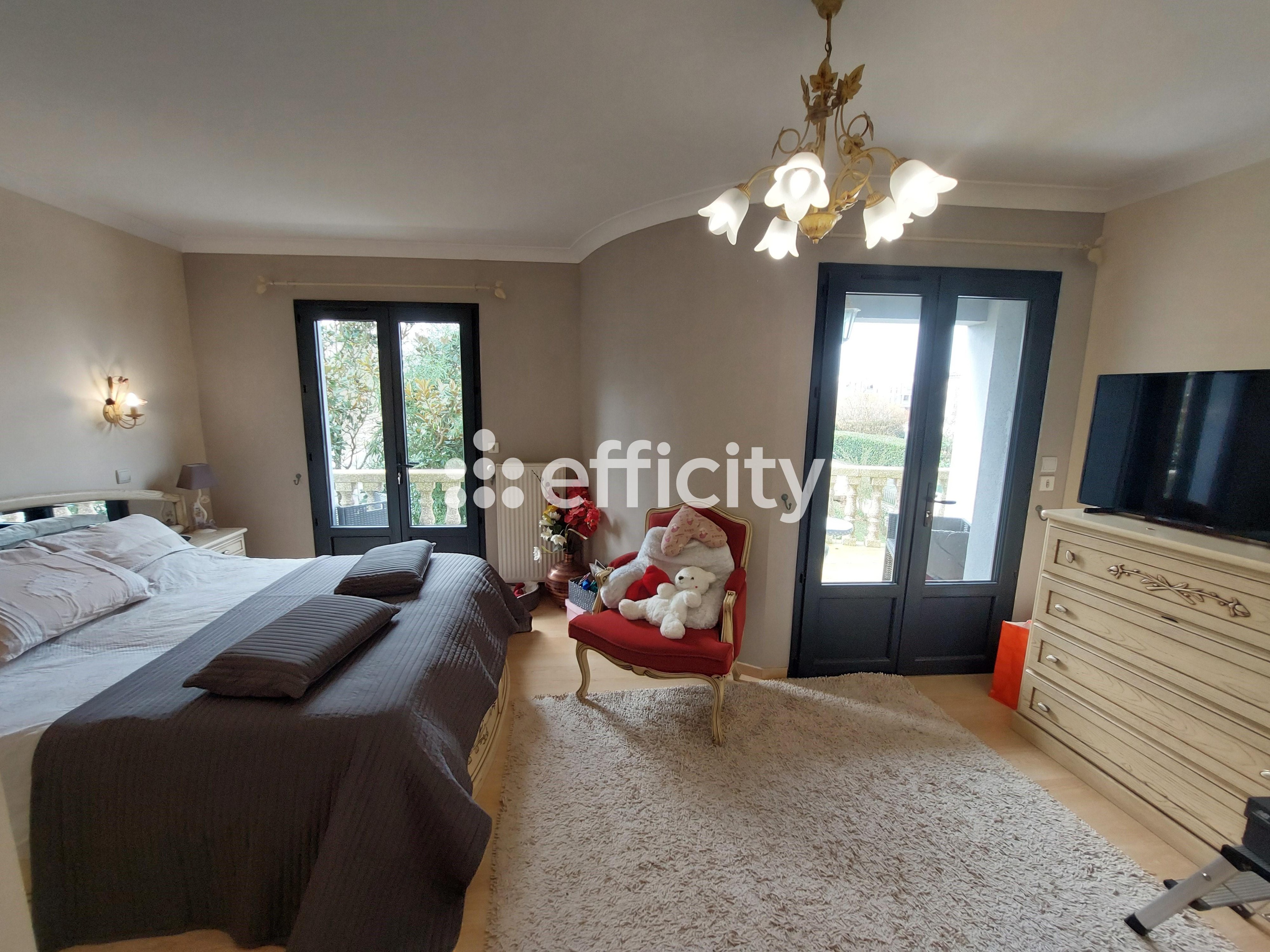 Achat immobilier Maison 7 pièces  200m2 à Bruges (33520) - Photo n°9