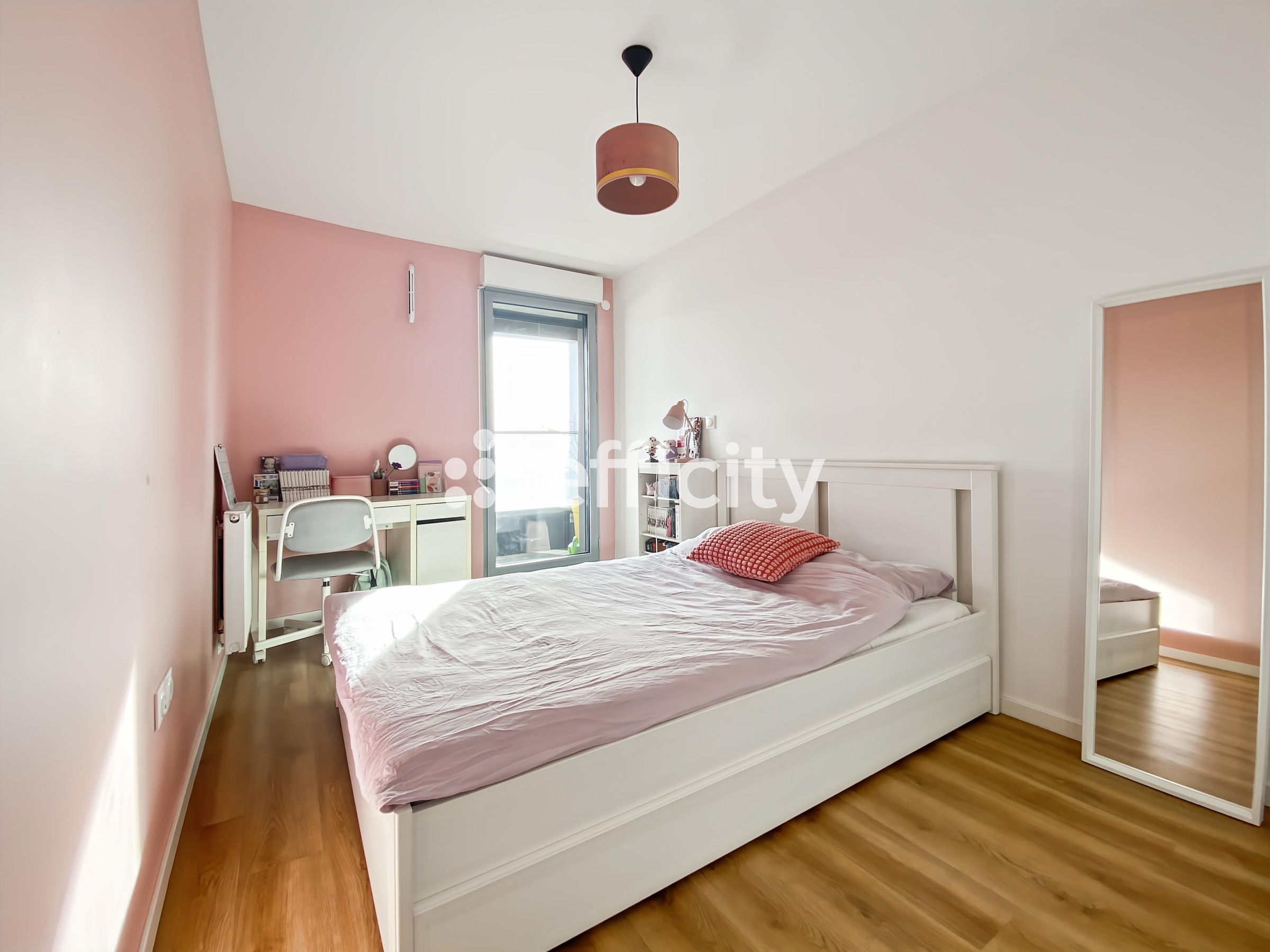 Achat immobilier Appartement 4 pièces  87m2 à Bordeaux (33300) - Photo n°9