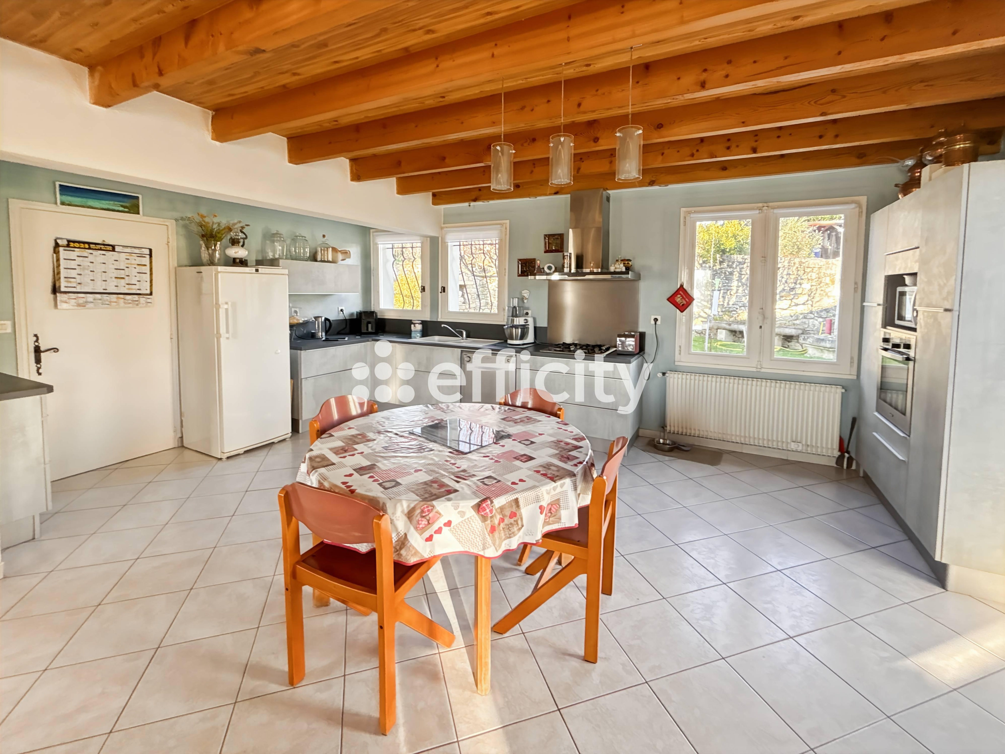 Achat immobilier Maison 5 pièces  130m2 à Saint-Césaire (17770) - Photo n°9