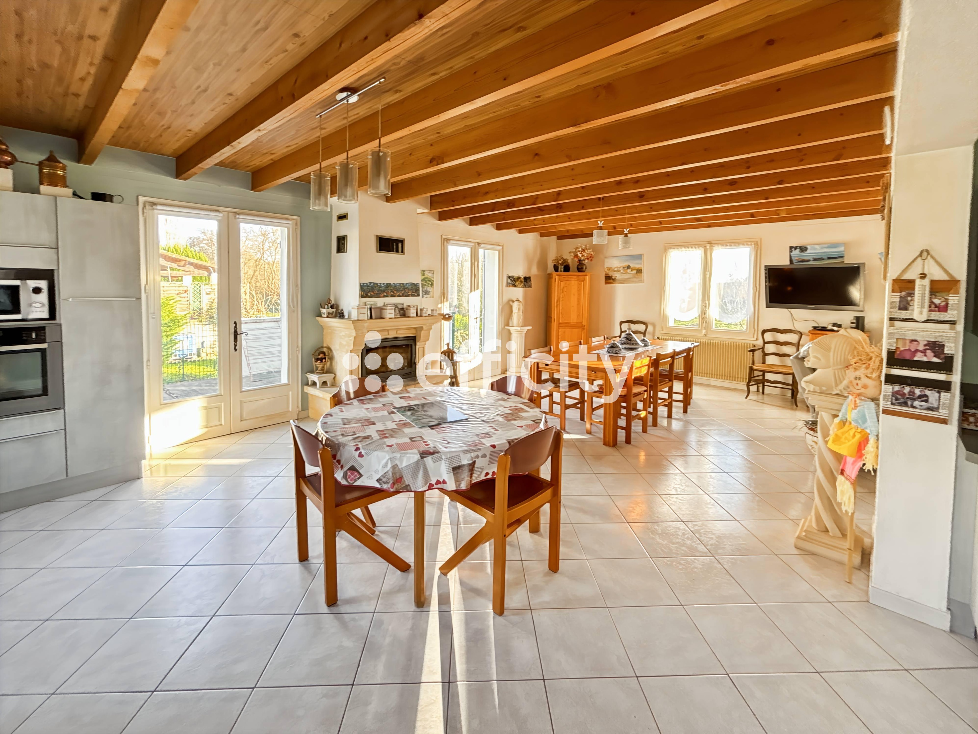 Achat immobilier Maison 5 pièces  130m2 à Saint-Césaire (17770) - Photo n°6