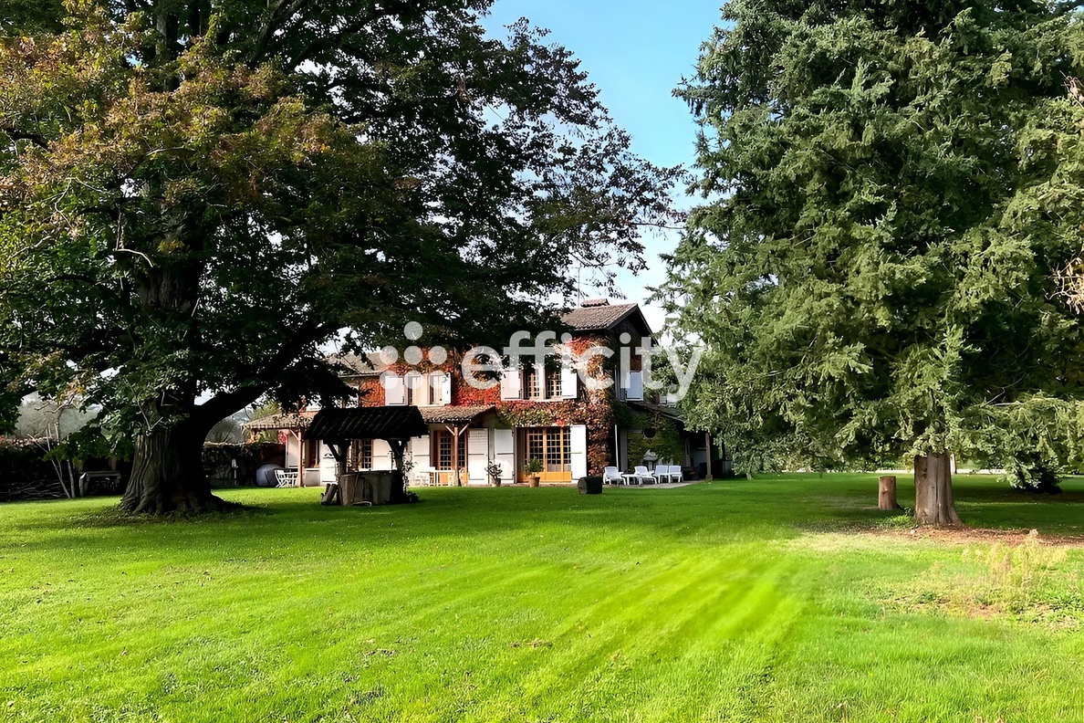 maison 10 pièces - 325m2 à Janneyrias (38280)