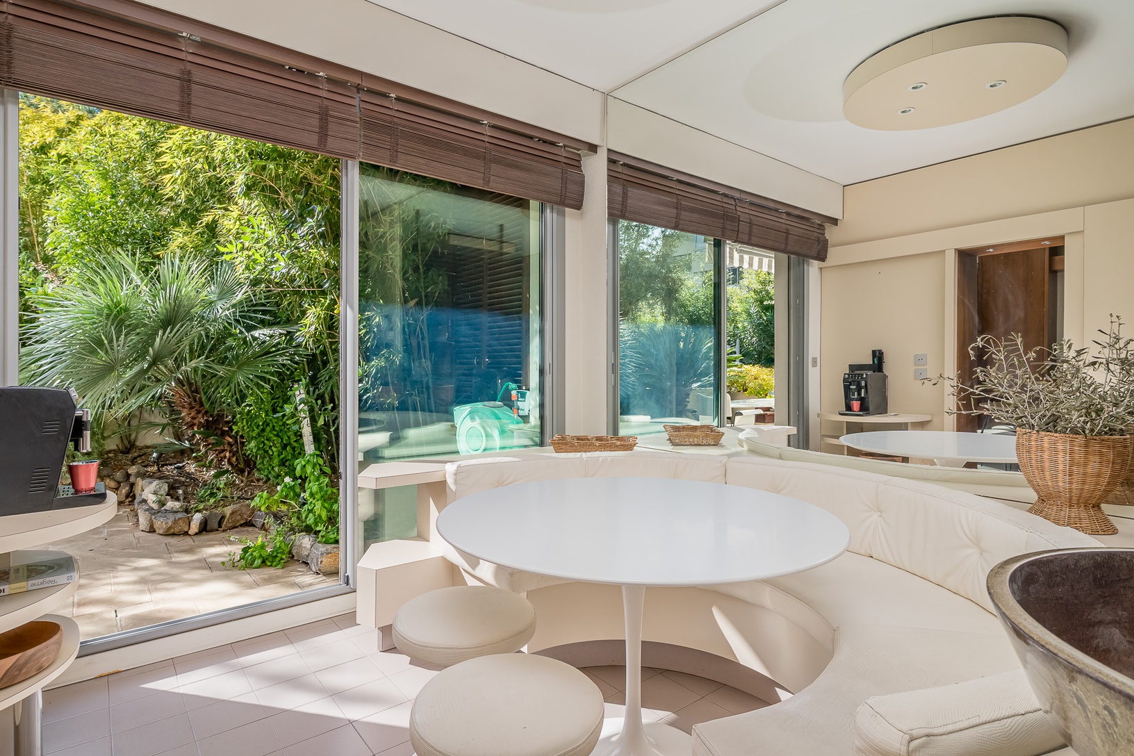 Achat immobilier Appartement 5 pièces  184m2 à Marseille (13008) - Photo n°4