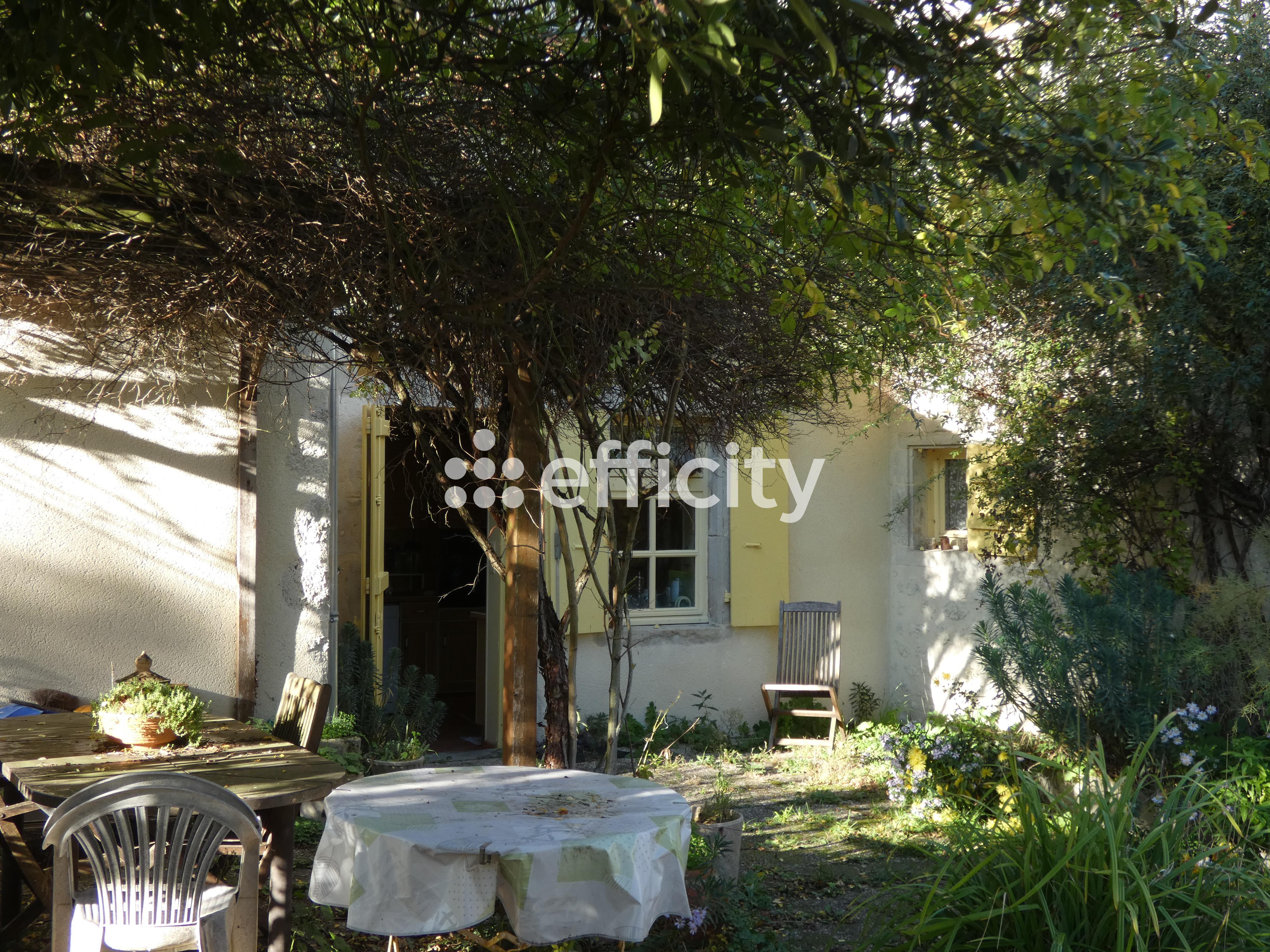 Maison 10 pièces 307 m² · à Charroux · 307 m² · 330 000 €