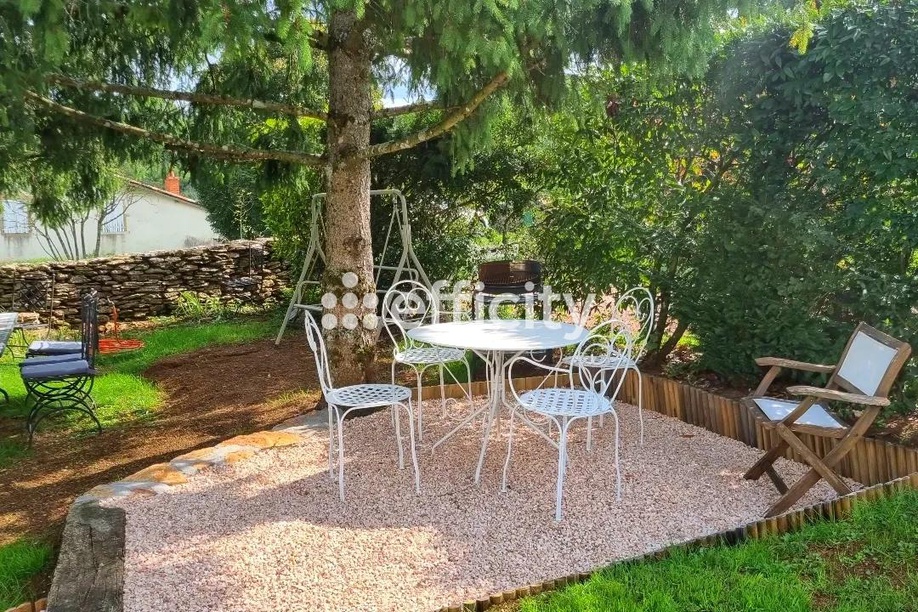 Achat immobilier Maison 8 pièces  135m2 à Azé (71260) - Photo n°4