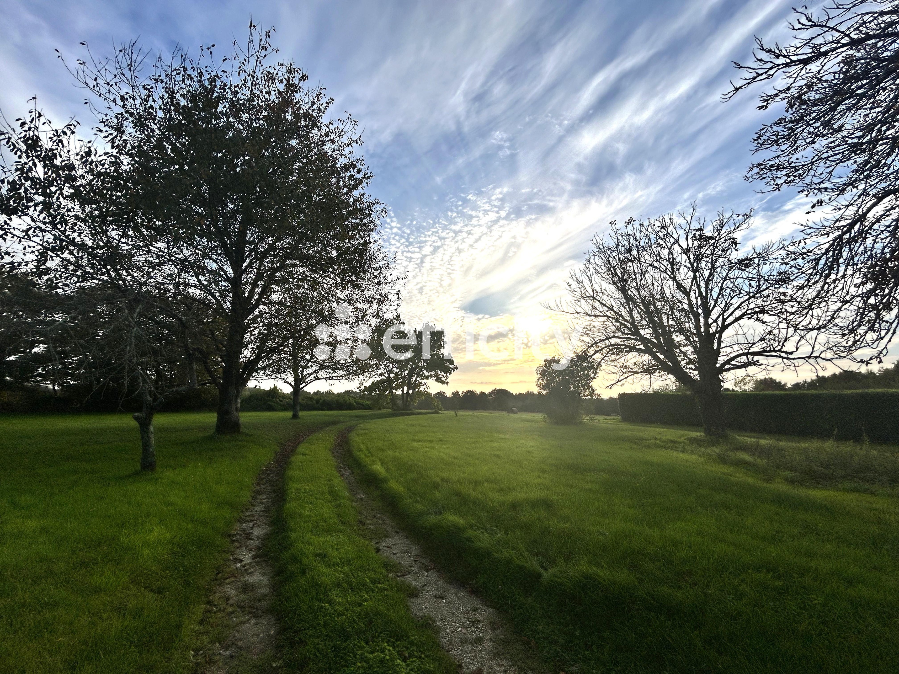 Achat immobilier Maison 7 pièces  182m2 à Nanteuil-en-Vallée (16700) - Photo n°1