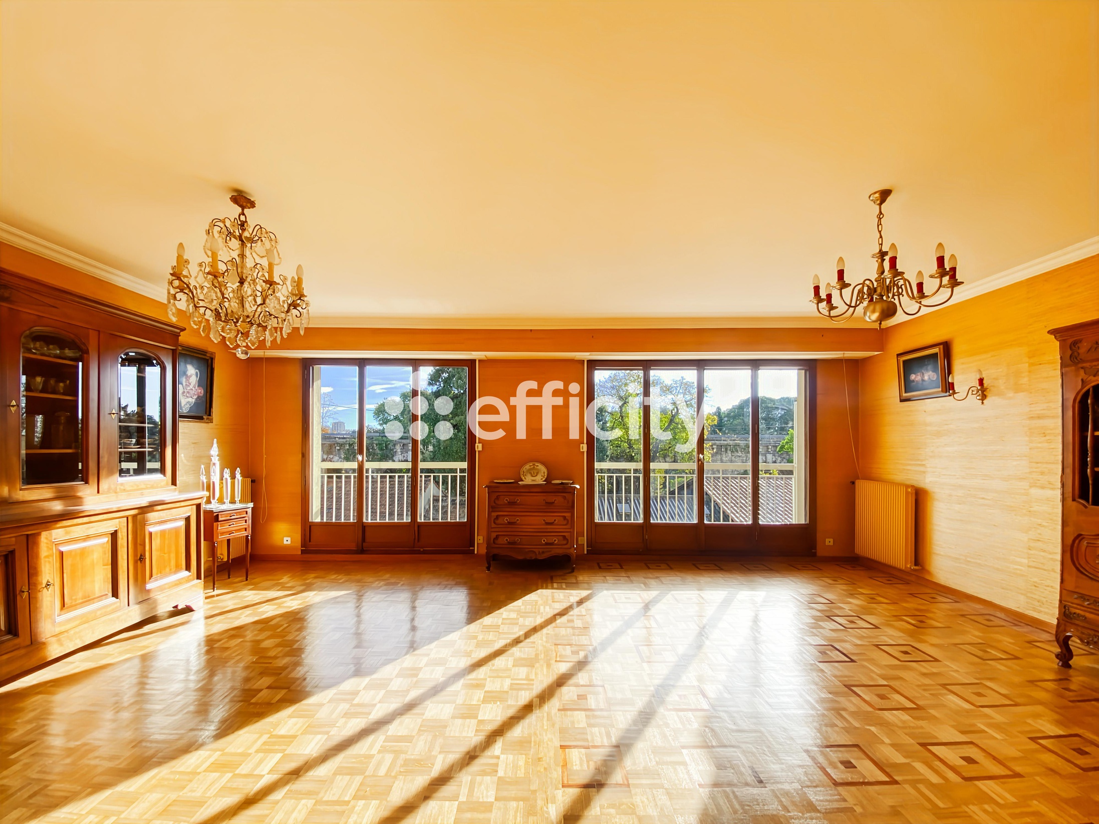 appartement 5 pièces - 111m2 à Marseille (13004)