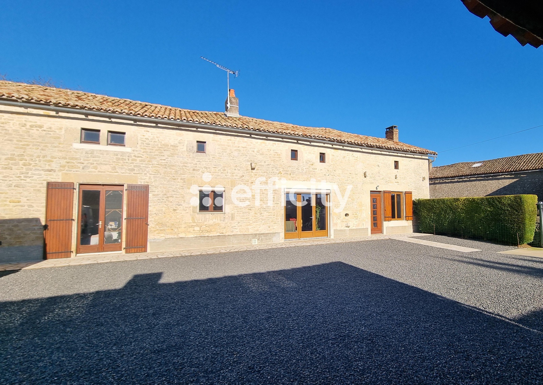 maison 7 pièces - 160m2 à Civray (86400)