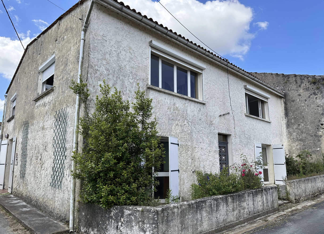 Achat immobilier Immeuble 9 pièces  280m2 à Ordonnac (33340) - Photo n°1
