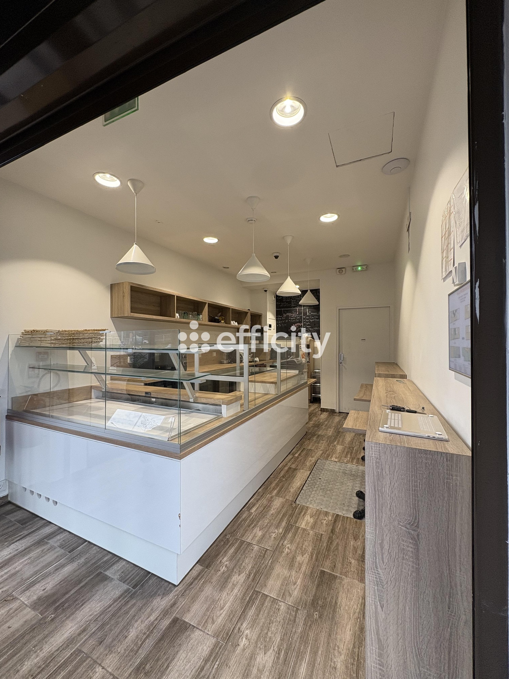immeuble 13 pièces - 380,0m2 à Bougival (78380)
