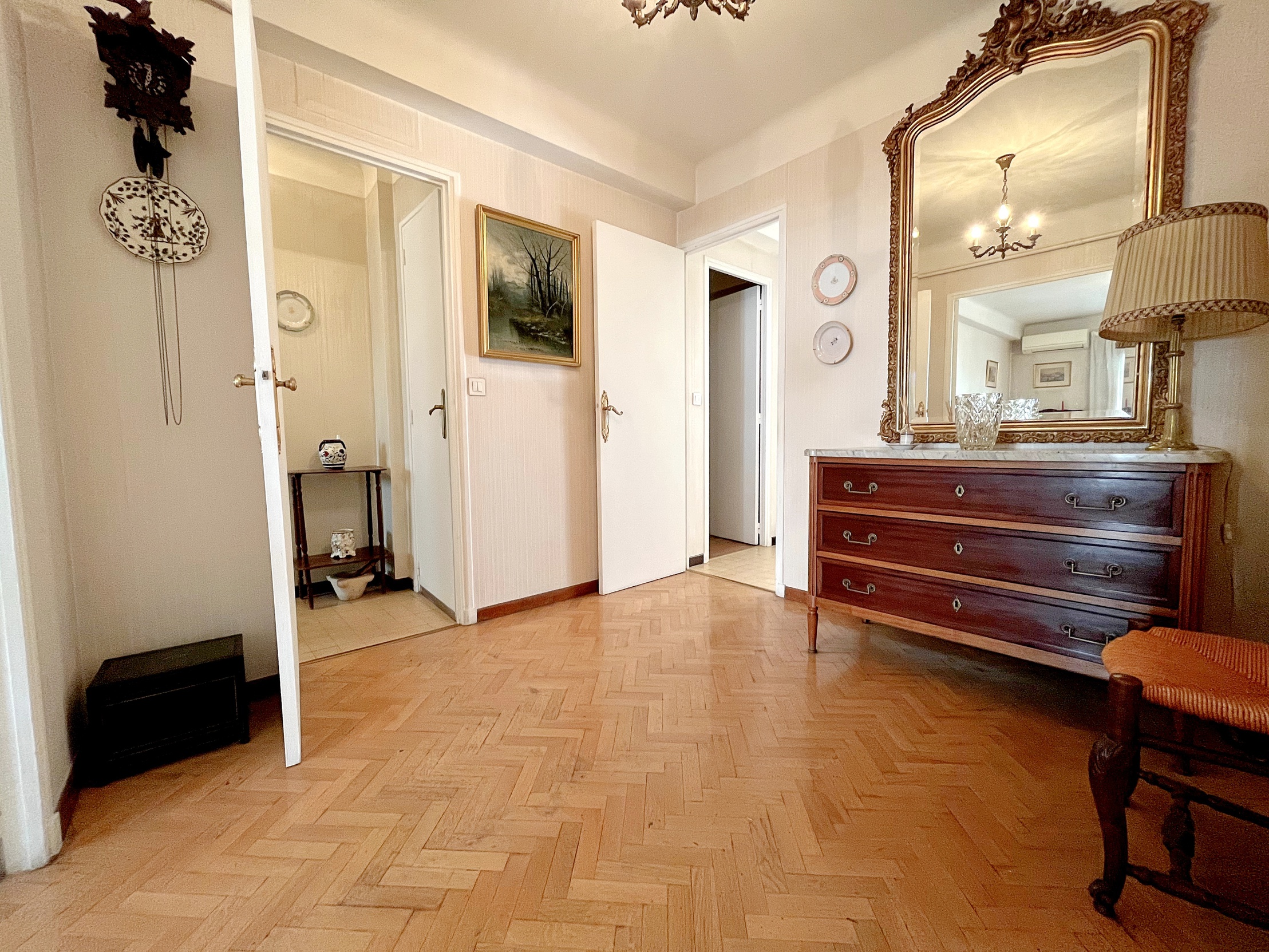 appartement 3 pièces - 84m2 à Marseille (13006)