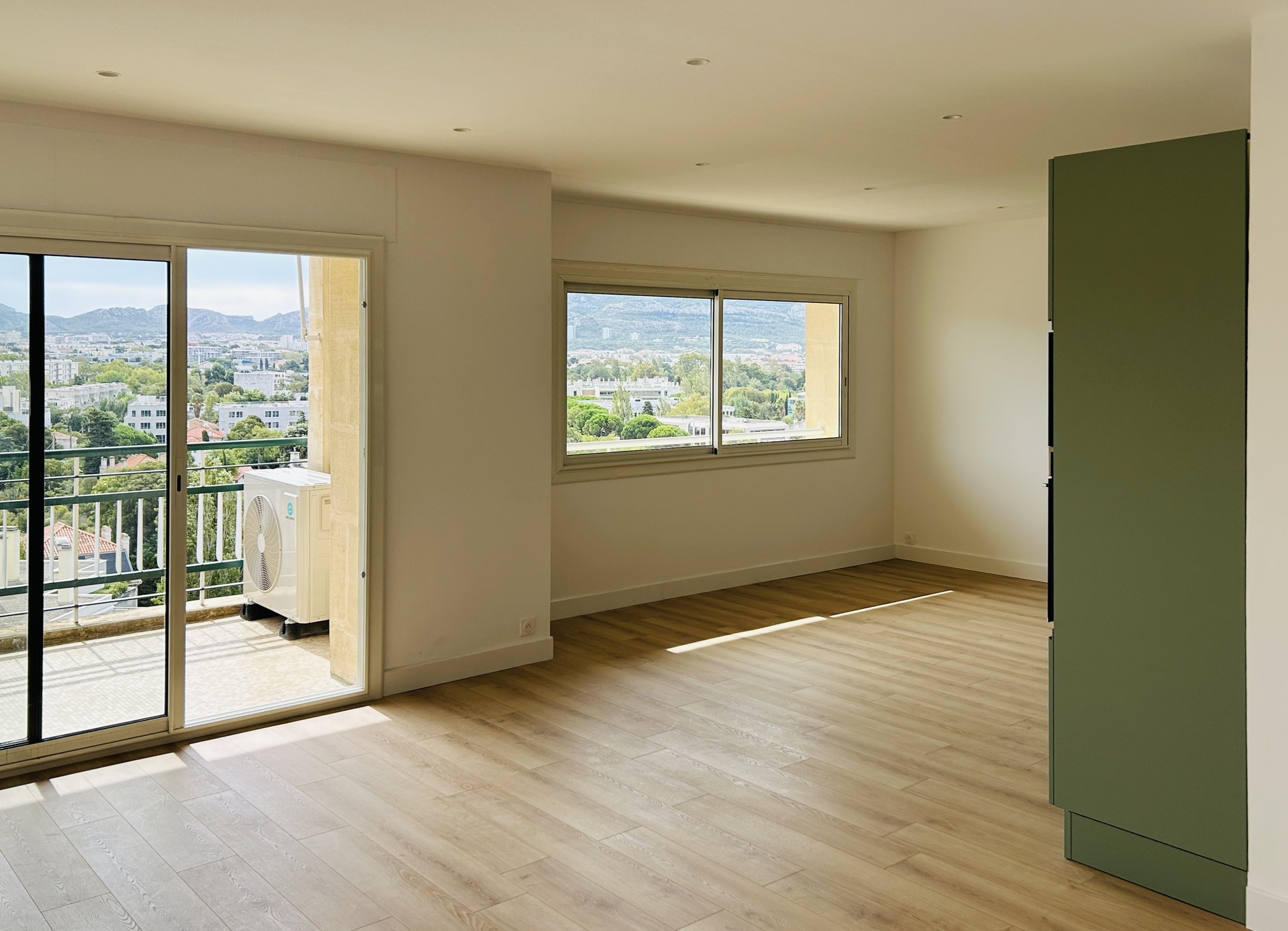 appartement 4 pièces - 106m2 à Marseille (13008)