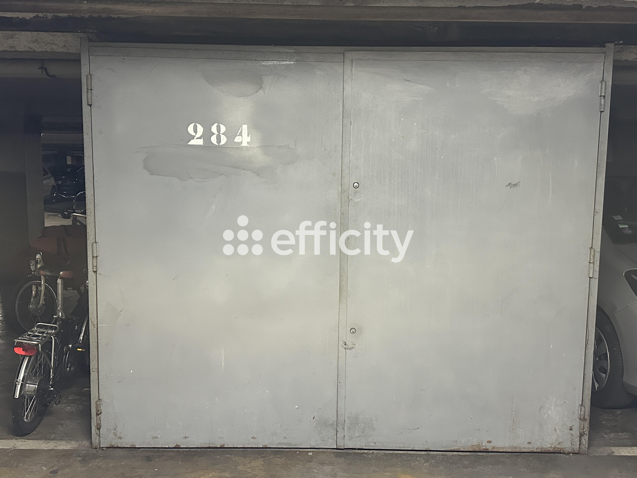parking  - 13m2 à Paris (75020)