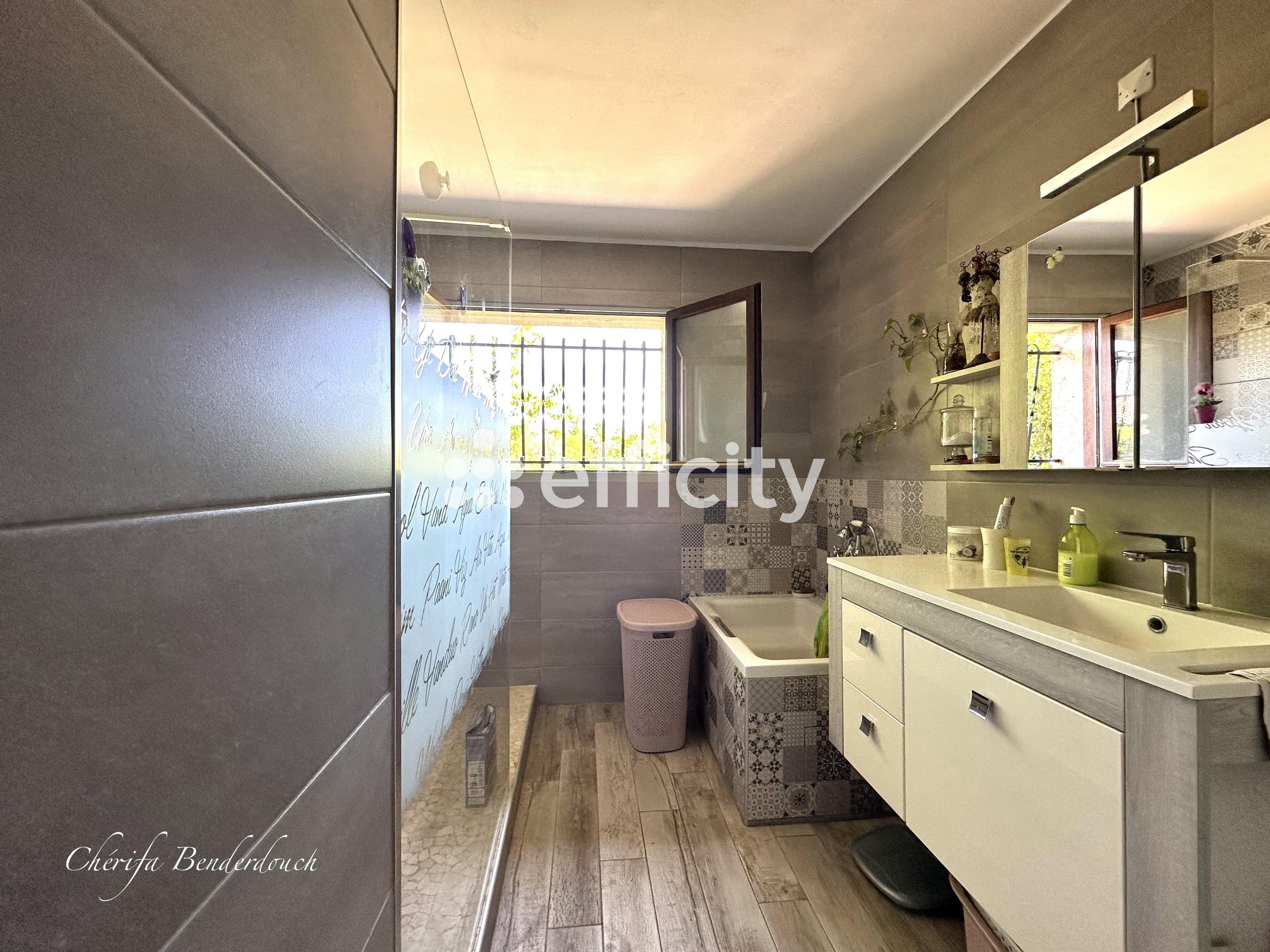 Achat immobilier Maison 8 pièces  142m2 à Saint-Caprais-de-Bordeaux (33880) - Photo n°9